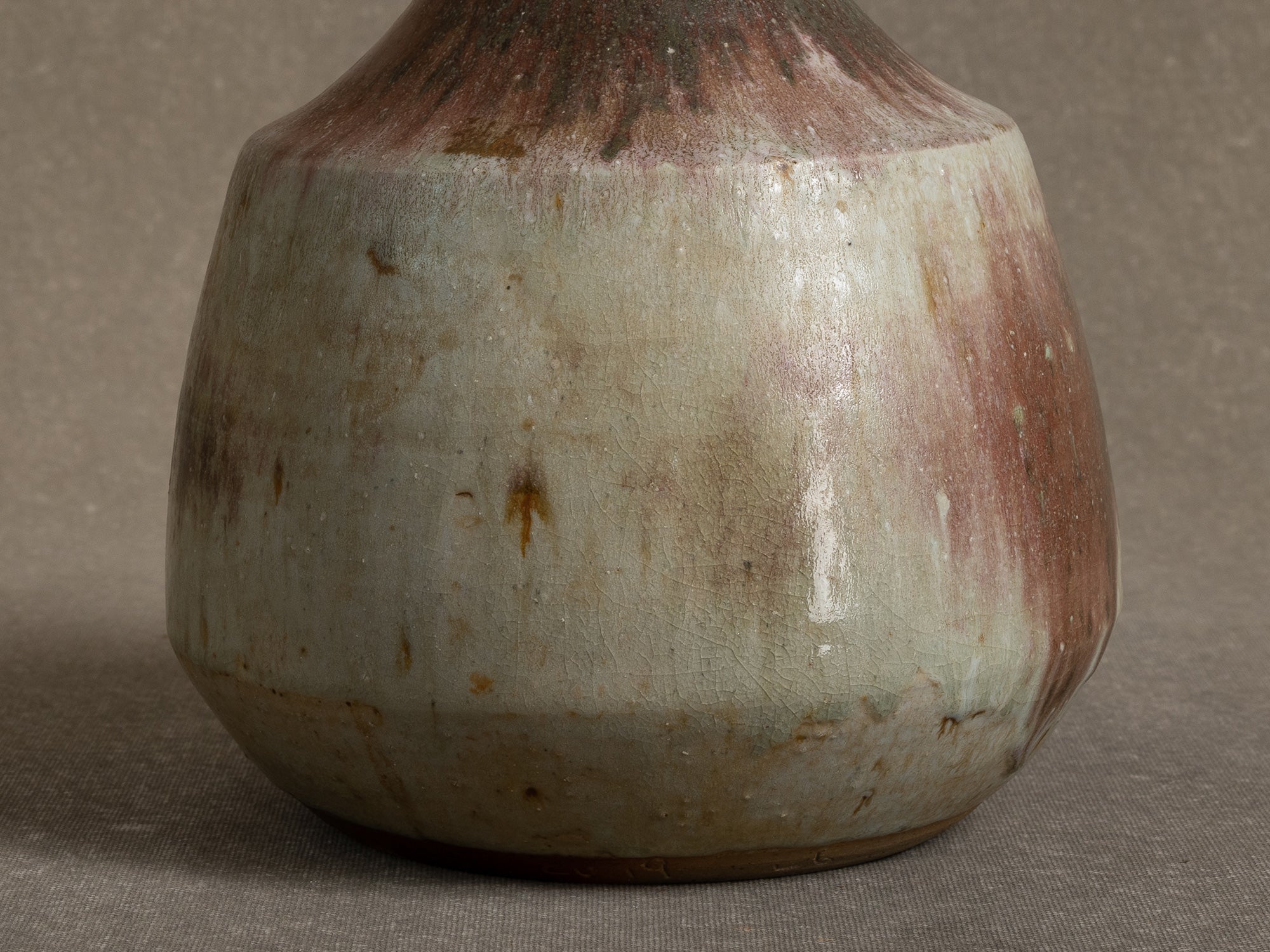 Lampe en grès de La Borne par Annie Maume, France (vers 1975)..Large La Borne stoneware lamp base by Annie Maume, France (circa 1975)