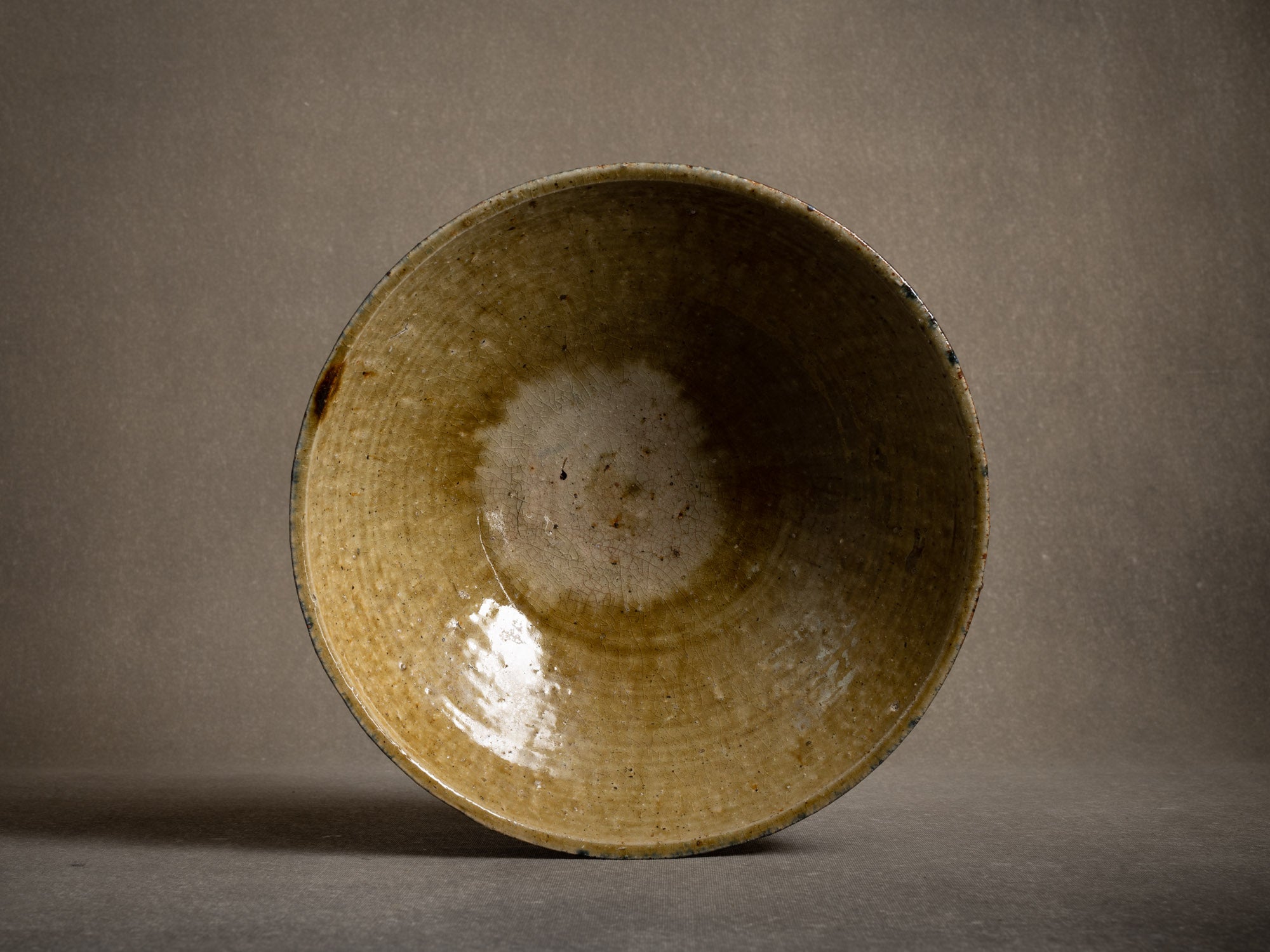 Rare grande coupe en grès de La Borne par Alain Babel, France (1990)..Rare large stoneware bowl from La Borne by Alain Babel, France (1990)