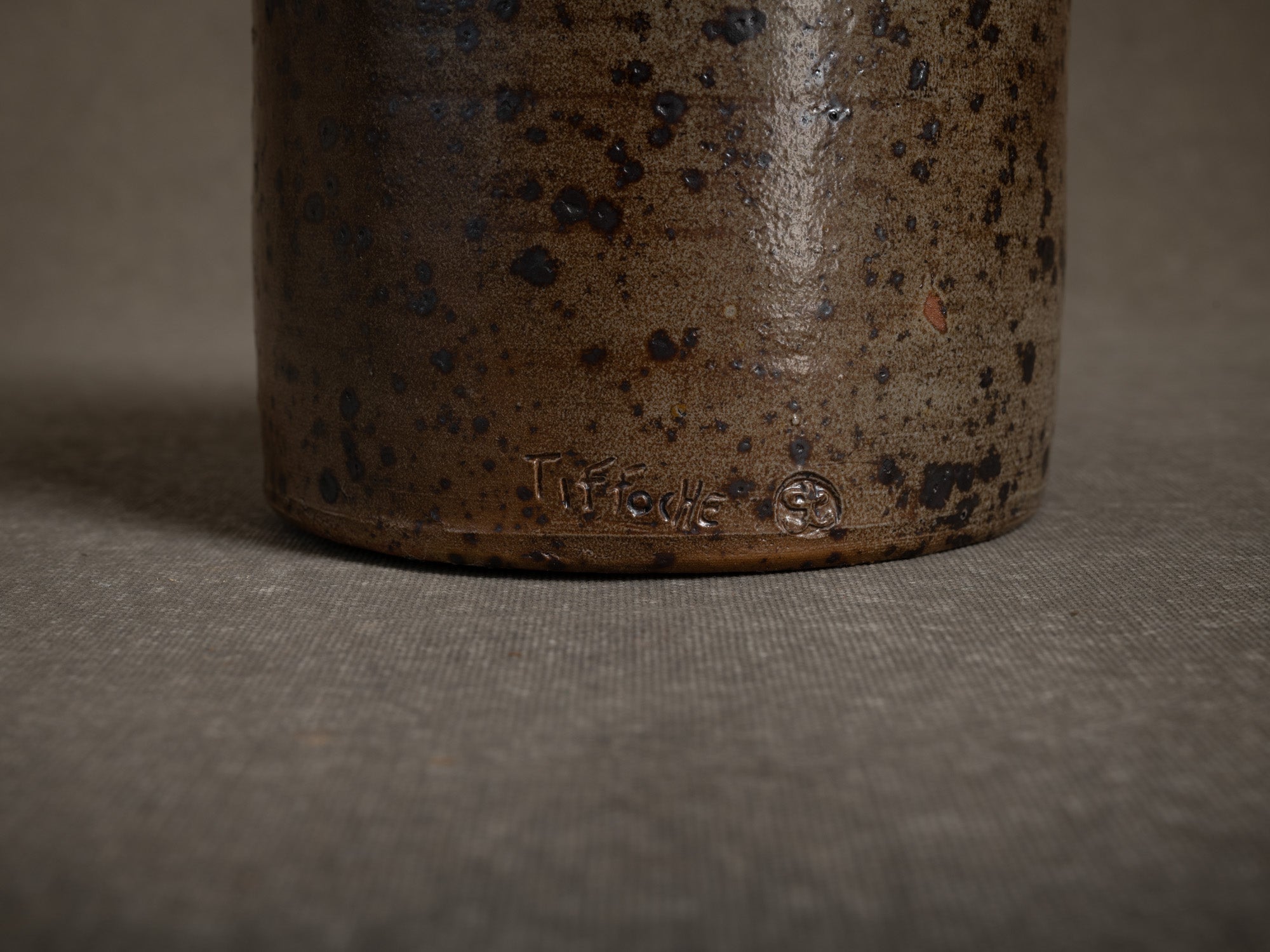Lampe en grès par Gustave Tiffoche, France (vers 1963-65)..Stoneware lamp La Borne school by Gustave Tiffoche, France (circa 1963-65)