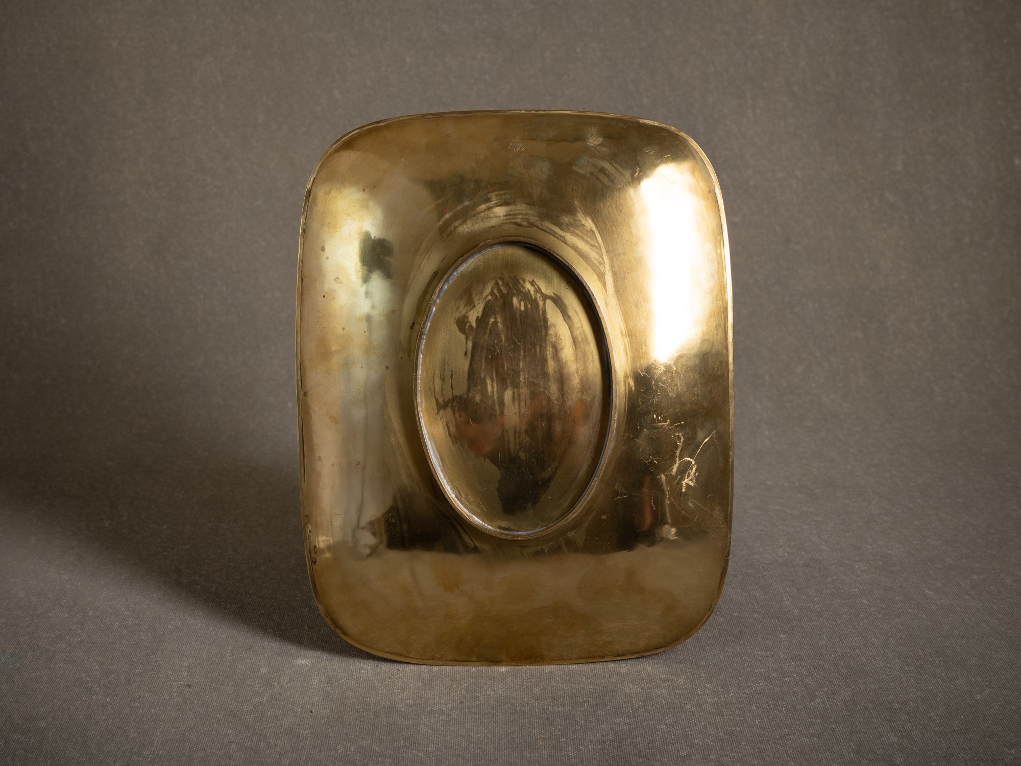 Coupe vide‑poche de Emil Uwe Bläse, Allemagne (vers 1950)..Brass modernist bowl by Emil Uwe Bläse, Germany (circa 1950)