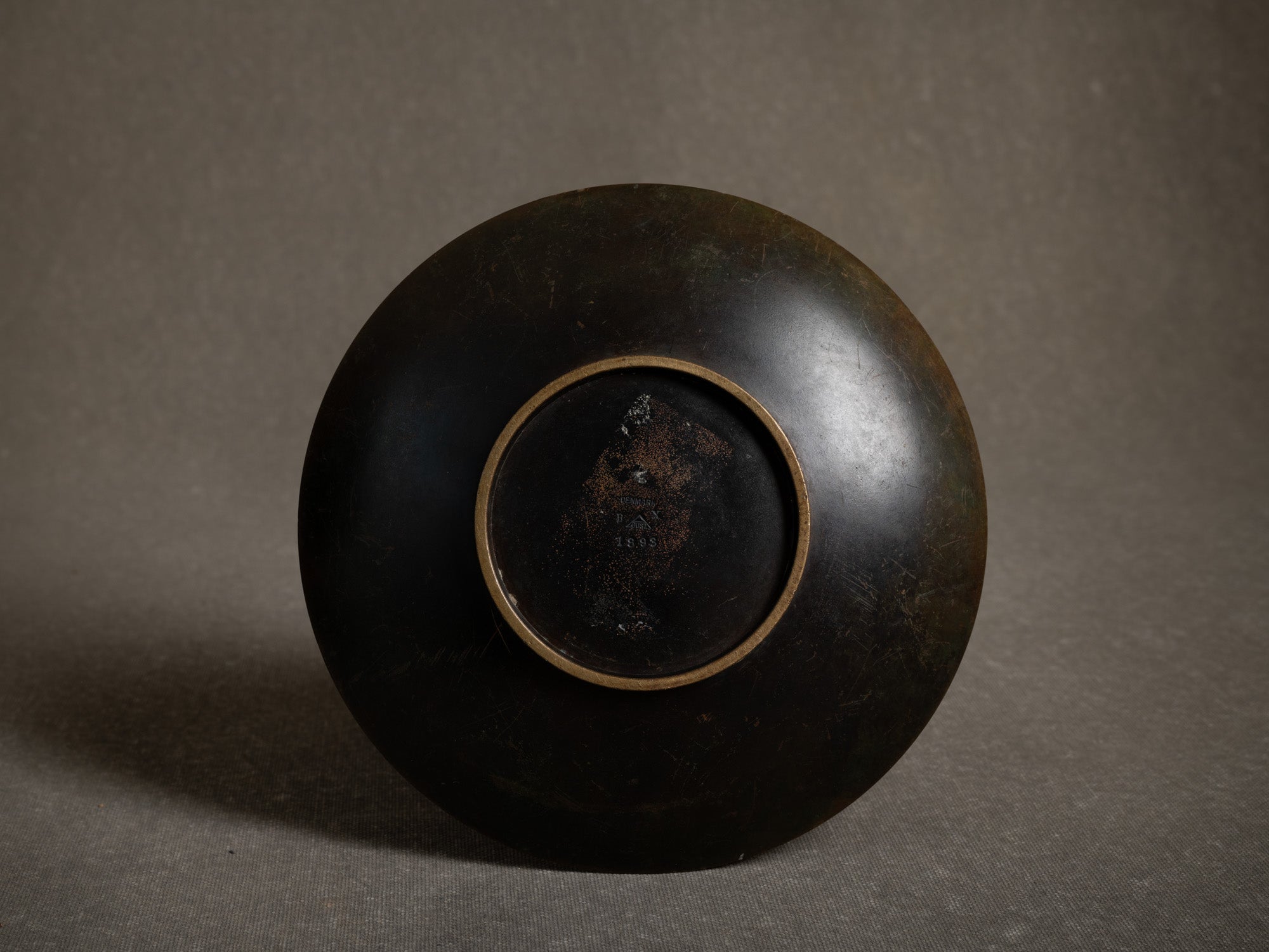 Duo de coupes en bronze de Just Andersen, Danemark (vers 1930)..Set of 2 bronze vessel by Just Andersen, Denmark (ca. 1930)