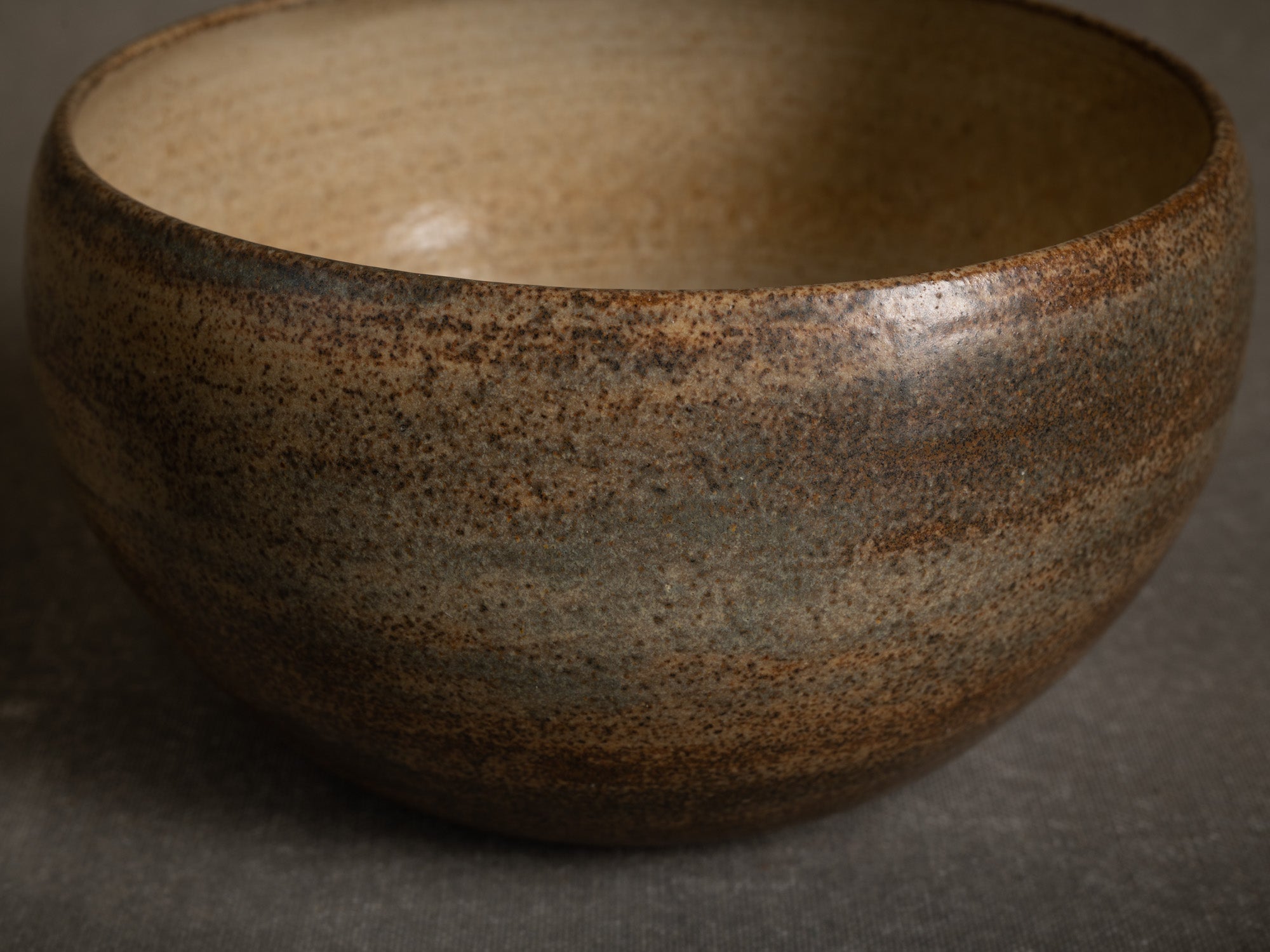 Coupe de Jacques Lacheny, France (vers 1975-80)..Bowl by Jacques Lacheny in Saint&#x2011;Amand&#x2011;en&#x2011;Puisaye, France (circa 1975-80)