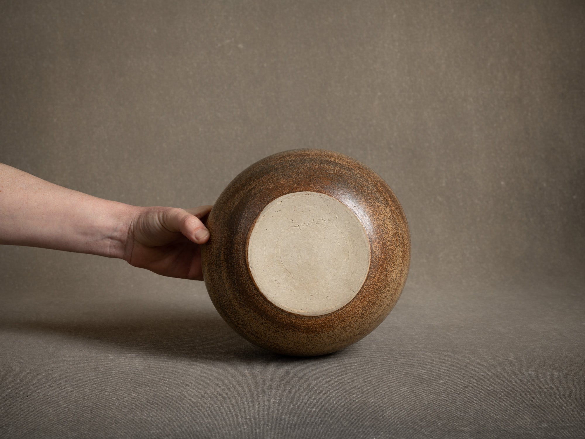Coupe de Jacques Lacheny, France (vers 1975-80)..Bowl by Jacques Lacheny in Saint‑Amand‑en‑Puisaye, France (circa 1975-80)