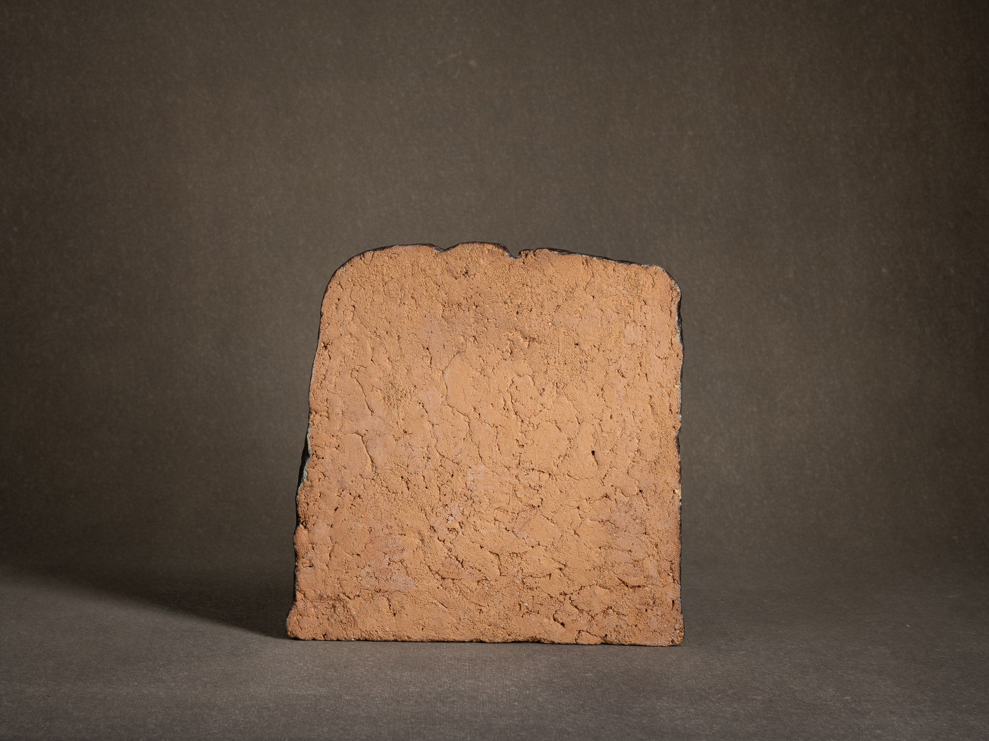 Sculpture en bas‑relief "La collaboratrice" par Fernand Joris, Belgique (1957)..Unique outsider art clay WW2 sculpture "la collaboratrice" by Fernand Joris, Belgium (1957)