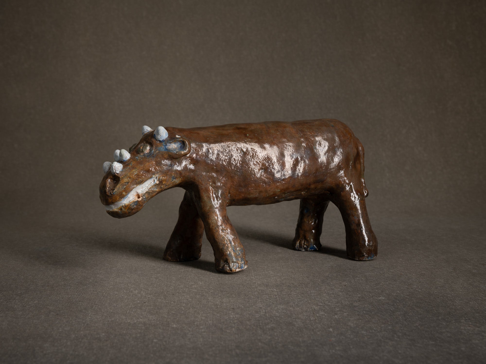Sculpture "Dinosaure" ou "Rhinocéros" par Fernand Joris, Belgique (1951-66)..Unique outsider art clay sculpture "Rhino" or "Dinosaurus" by Fernand Joris, Belgium (1951-66)