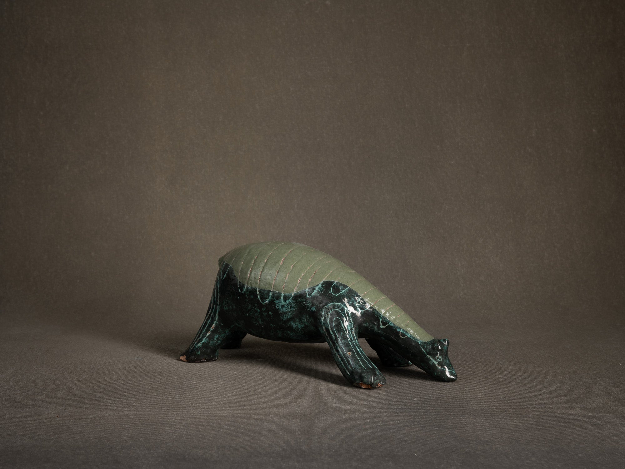 Sculpture "Dinosaure carapaçonné" par Fernand Joris, Belgique (1951-66)..Unique outsider art clay sculpture "dinosaurus" by Fernand Joris, Belgium (1951-66)