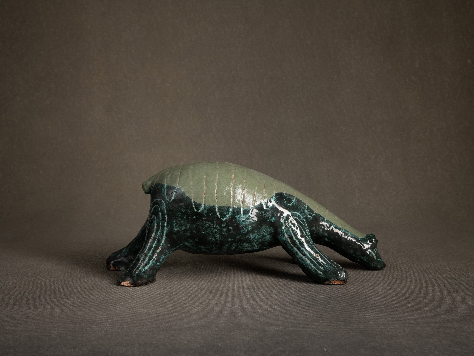 Sculpture "Dinosaure carapaçonné" par Fernand Joris, Belgique (1951-66)..Unique outsider art clay sculpture "dinosaurus" by Fernand Joris, Belgium (1951-66)