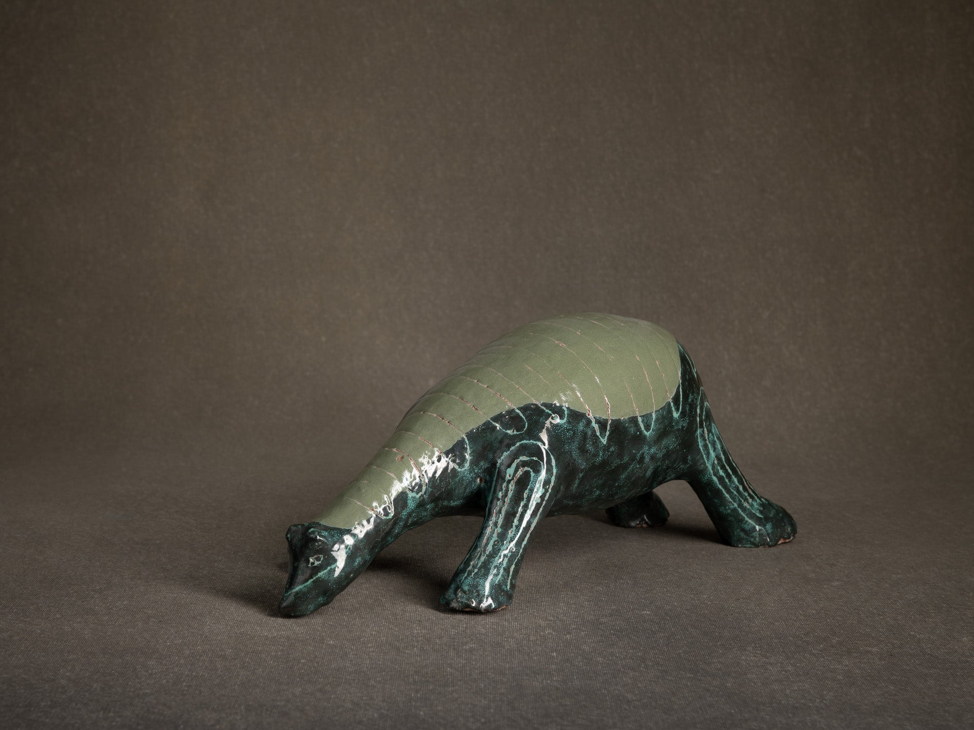 Sculpture "Dinosaure carapaçonné" par Fernand Joris, Belgique (1951-66)..Unique outsider art clay sculpture "dinosaurus" by Fernand Joris, Belgium (1951-66)