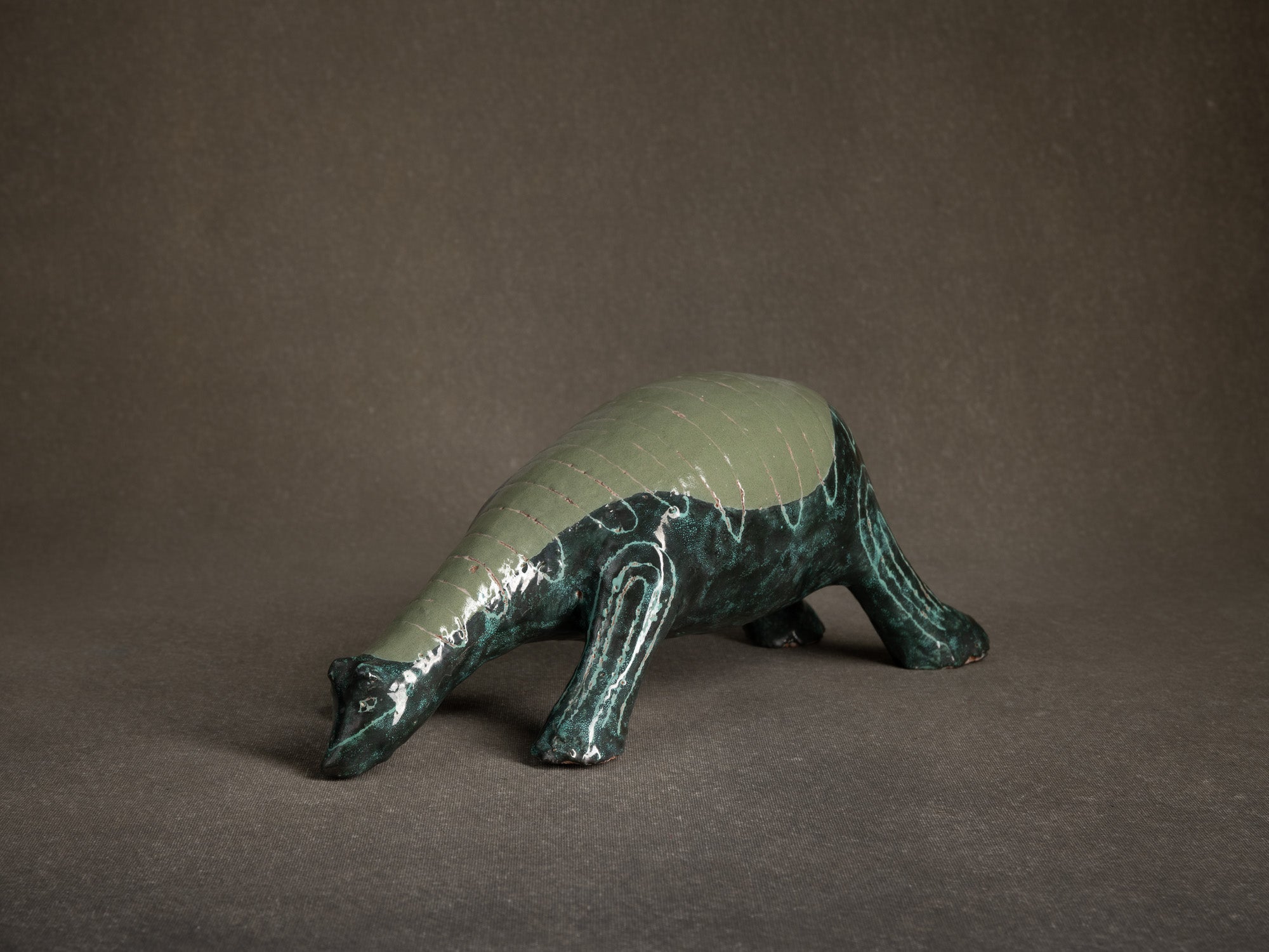 Sculpture "Dinosaure carapaçonné" par Fernand Joris, Belgique (1951-66)..Unique outsider art clay sculpture "dinosaurus" by Fernand Joris, Belgium (1951-66)