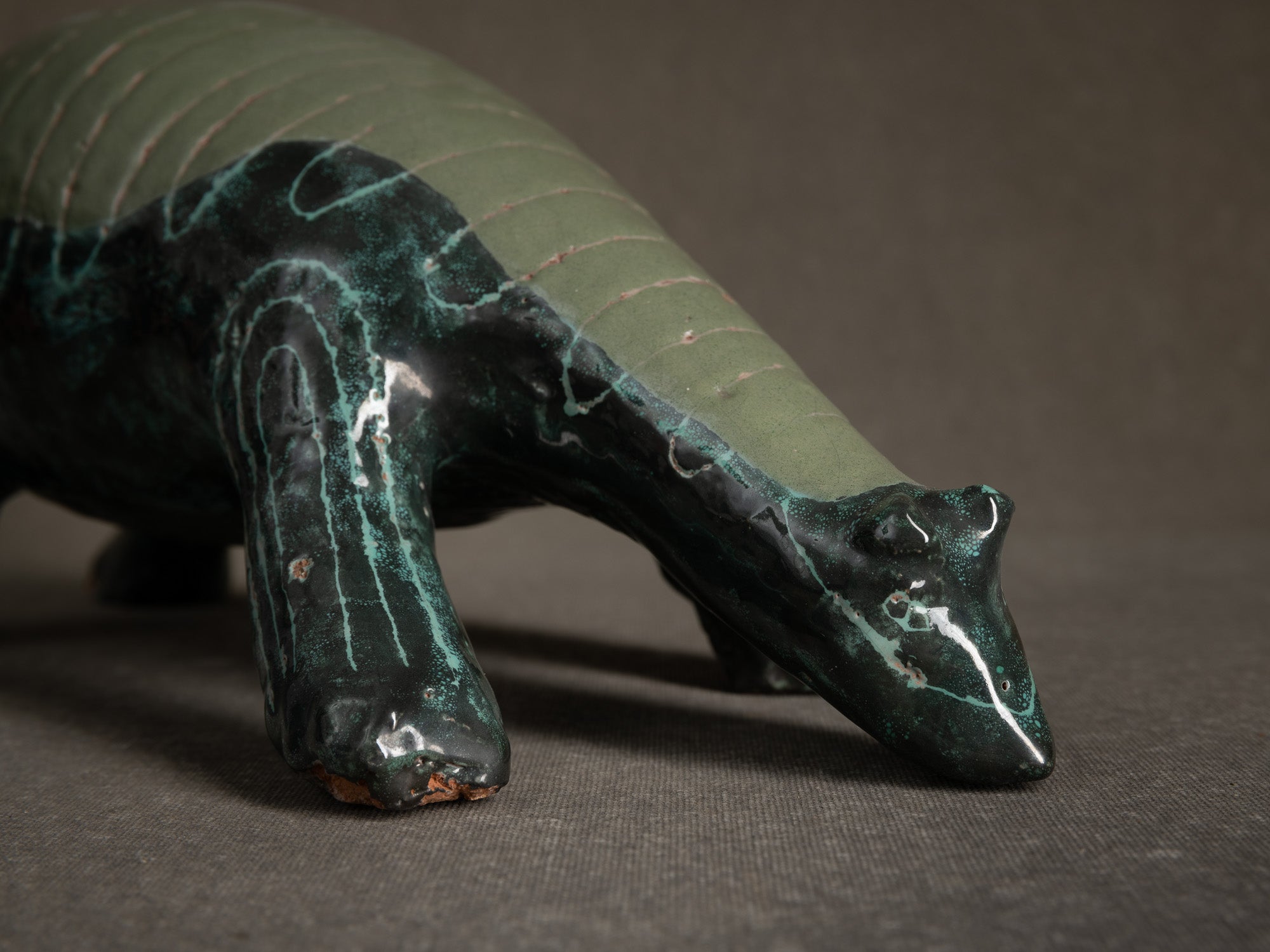 Sculpture "Dinosaure carapaçonné" par Fernand Joris, Belgique (1951-66)..Unique outsider art clay sculpture "dinosaurus" by Fernand Joris, Belgium (1951-66)