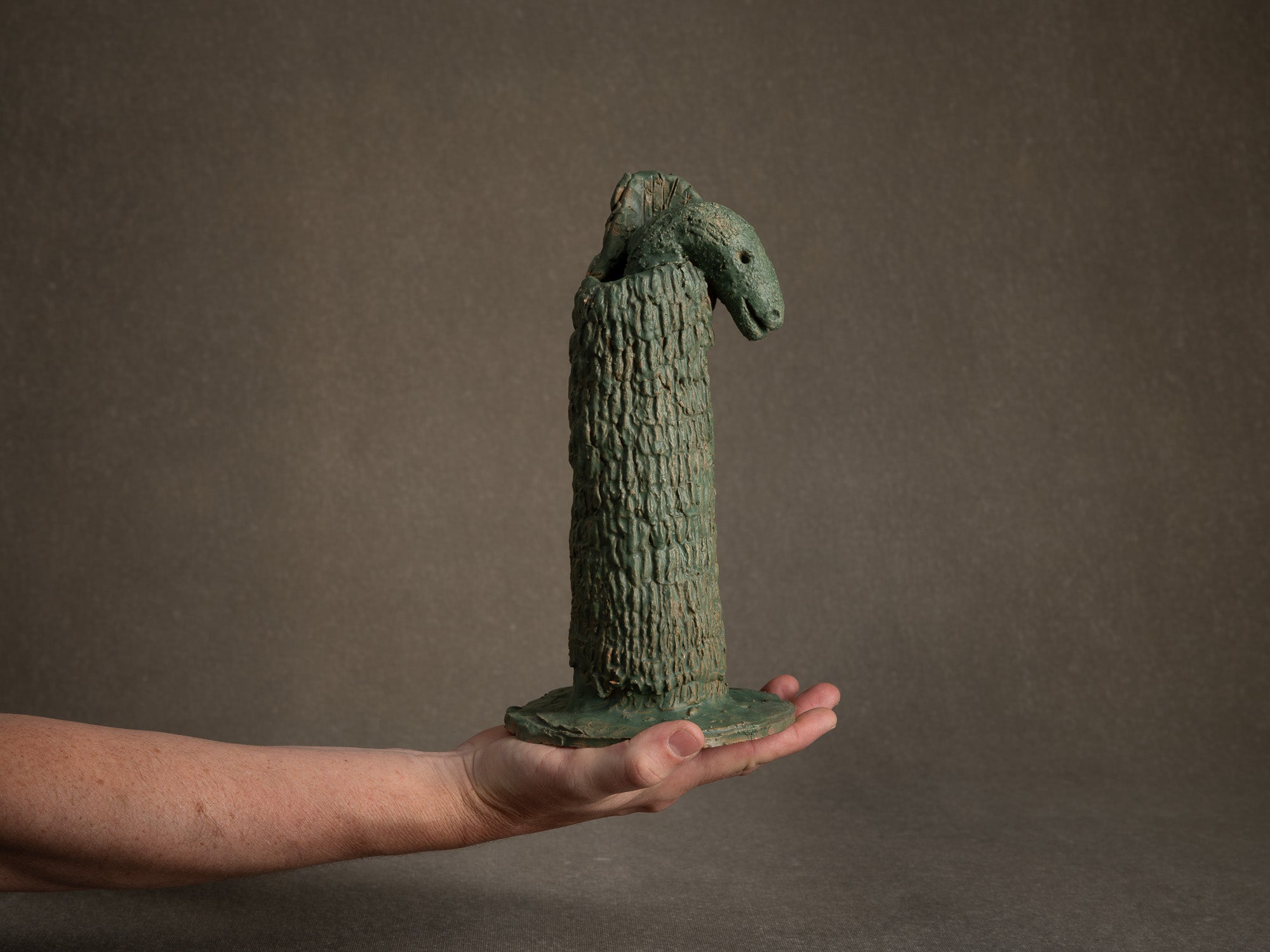 Sculpture "Naissance du dinosaure" par Fernand Joris, Belgique (1951-66)..Unique outsider art clay sculpture "dino's birth" by Fernand Joris, Belgium (1951-66)
