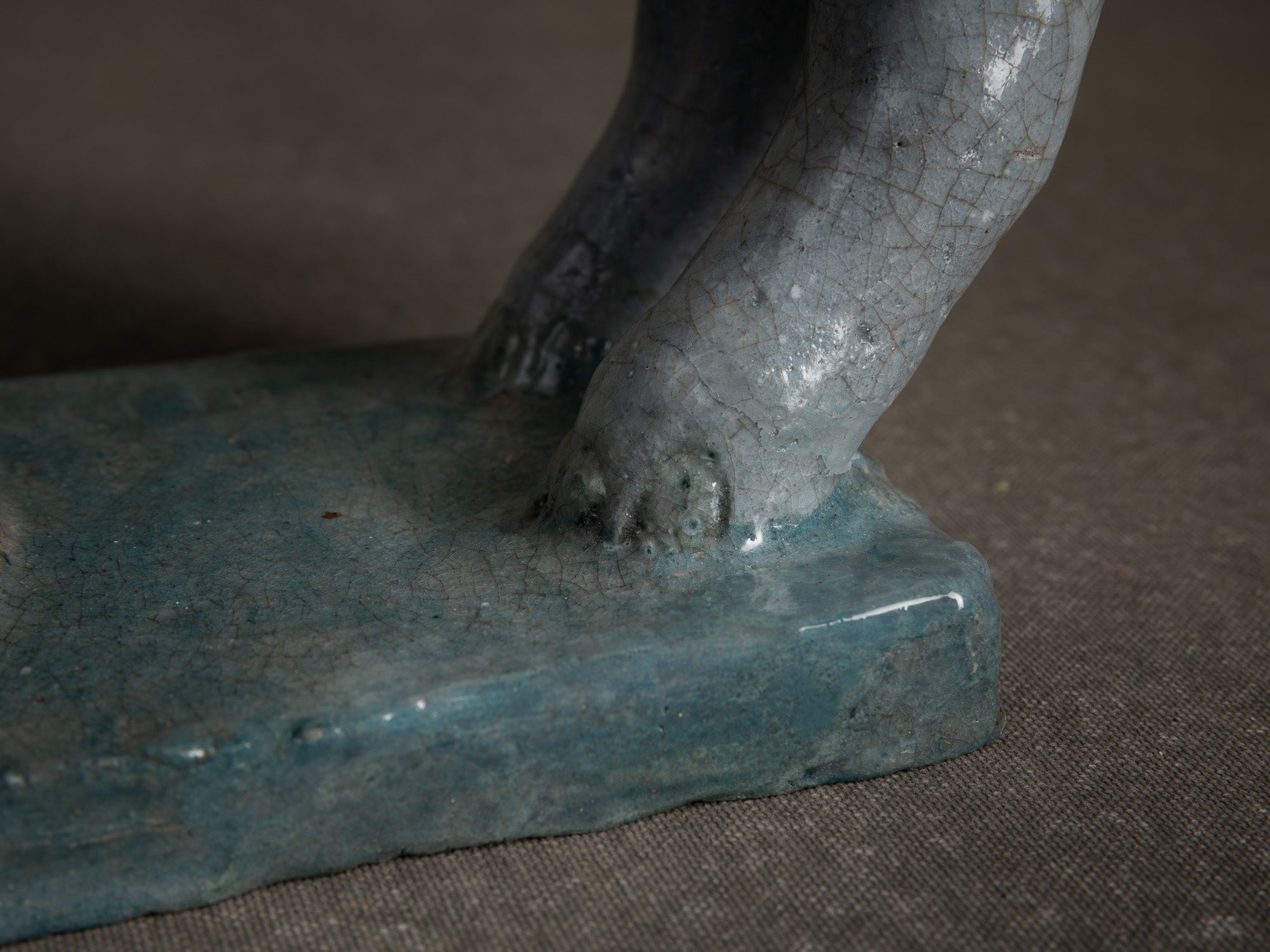 Sculpture, le cirque "Singe dresseur d'éléphant" par Fernand Joris, Belgique (1961)..Unique outsider art clay sculpture, the circus "Elephant trainer monkey" by Fernand Joris, Belgium (1961)