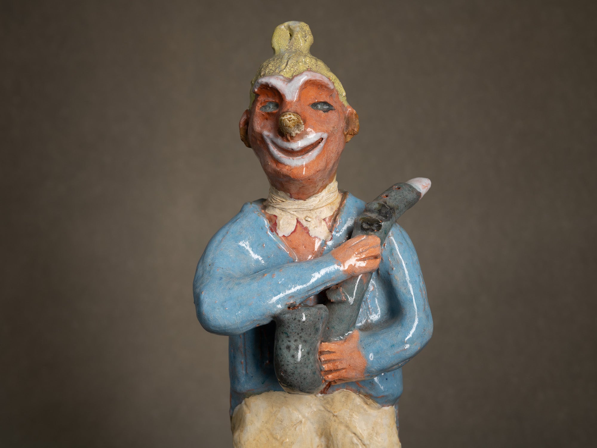 Sculpture, le cirque "Clown saxophoniste" par Fernand Joris, Belgique (1951-66)..Unique outsider art clay sculpture, the circus "saxophonist clown" by Fernand Joris, Belgium (1951-66)