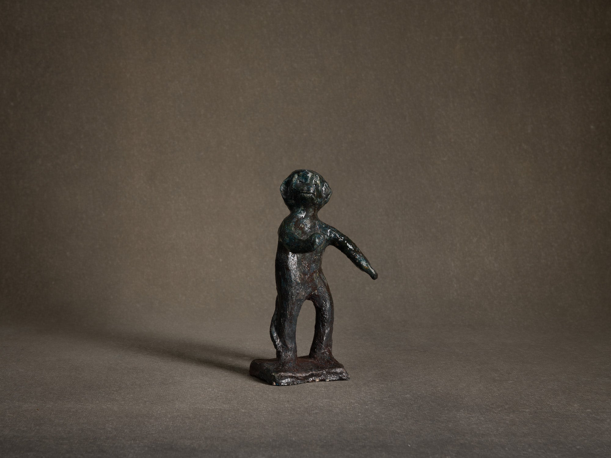 Sculpture, le cirque "Singe musicien" par Fernand Joris, Belgique (1951-66)..Unique outsider art clay sculpture, the circus "musician monkey" by Fernand Joris, Belgium (1951-66)