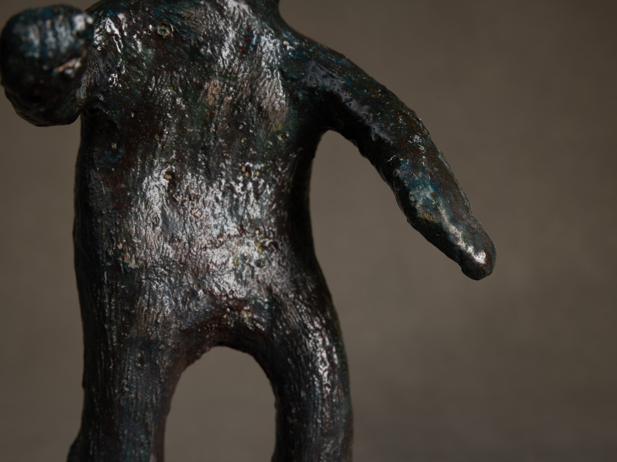 Sculpture, le cirque "Singe musicien" par Fernand Joris, Belgique (1951-66)..Unique outsider art clay sculpture, the circus "musician monkey" by Fernand Joris, Belgium (1951-66)