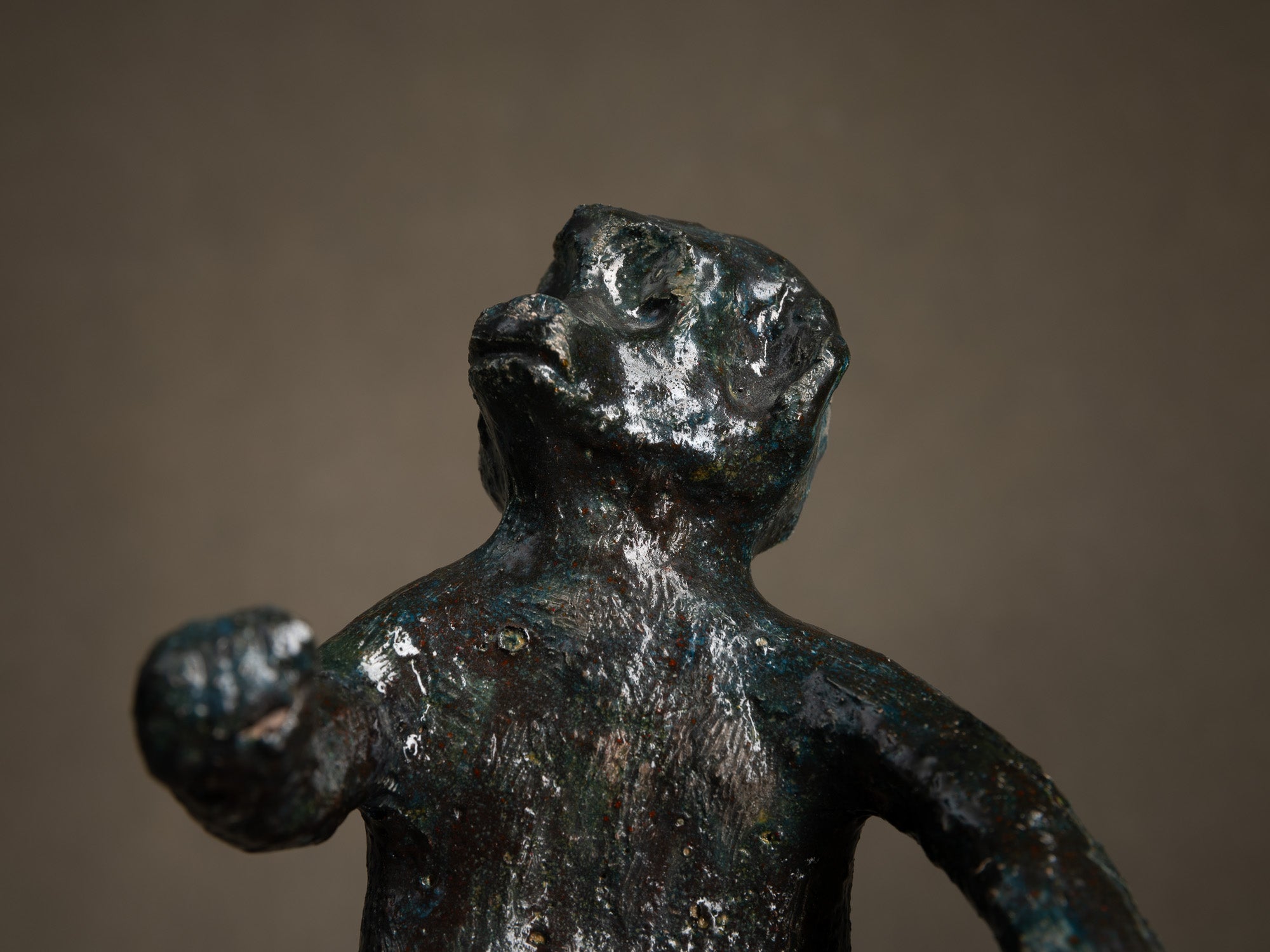 Sculpture, le cirque "Singe musicien" par Fernand Joris, Belgique (1951-66)..Unique outsider art clay sculpture, the circus "musician monkey" by Fernand Joris, Belgium (1951-66)