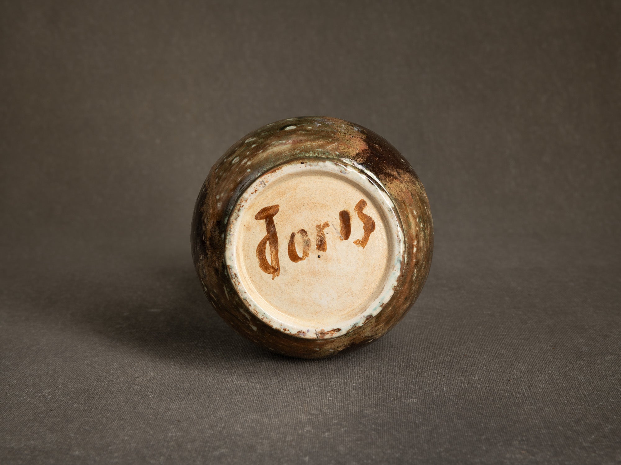 Vase bilobé par Fernand Joris, Belgique (1951-66)..Unique earthenware vase by Fernand Joris, Belgium (1951-66)