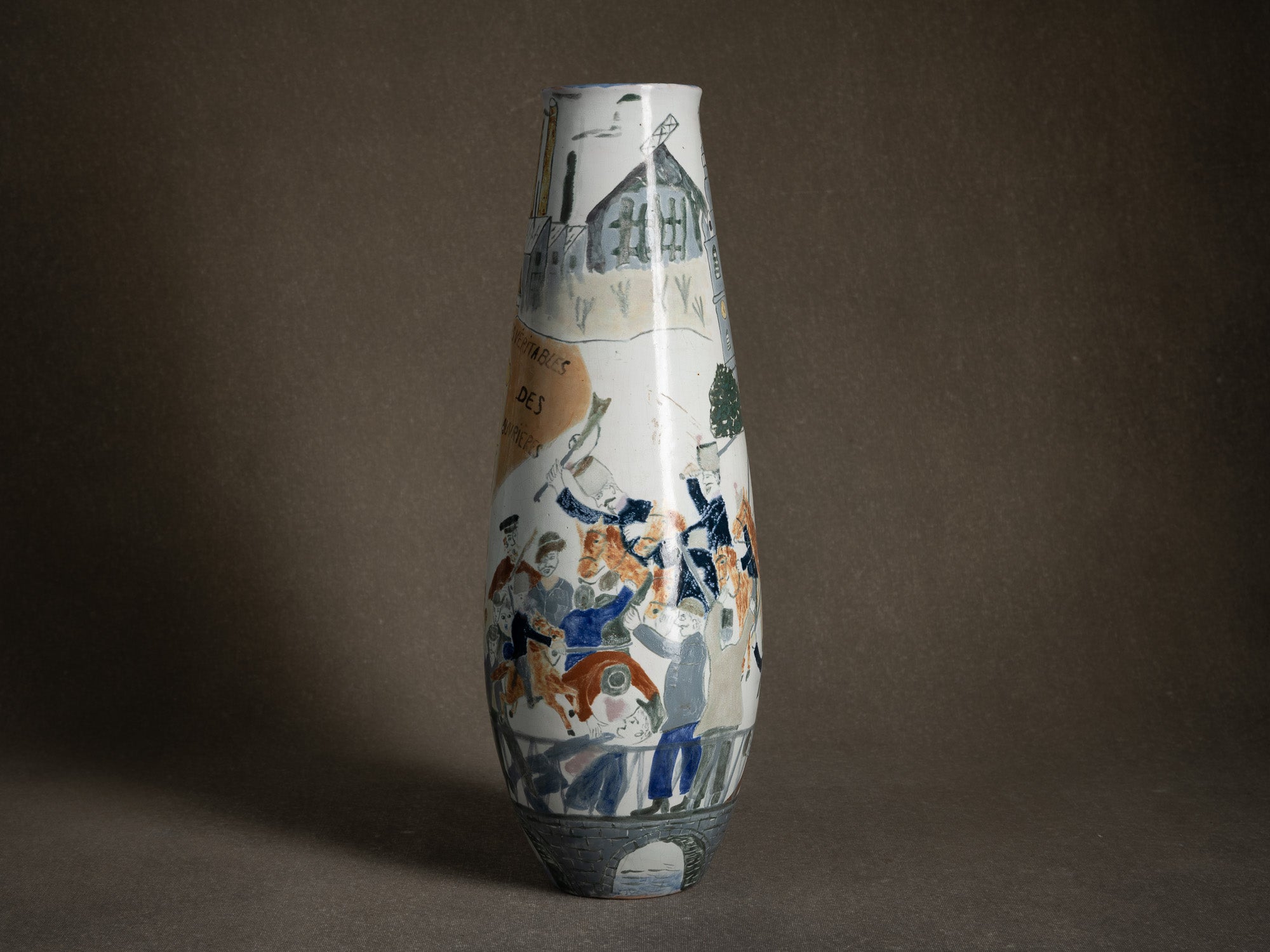 Important vase historié "Les révoltes ouvrières de 1886" par Fernand Joris, Belgique (1951-66)..Unique outsider art clay vase "les révoltes ouvrières de 1886" by Fernand Joris, Belgium (1951-66)