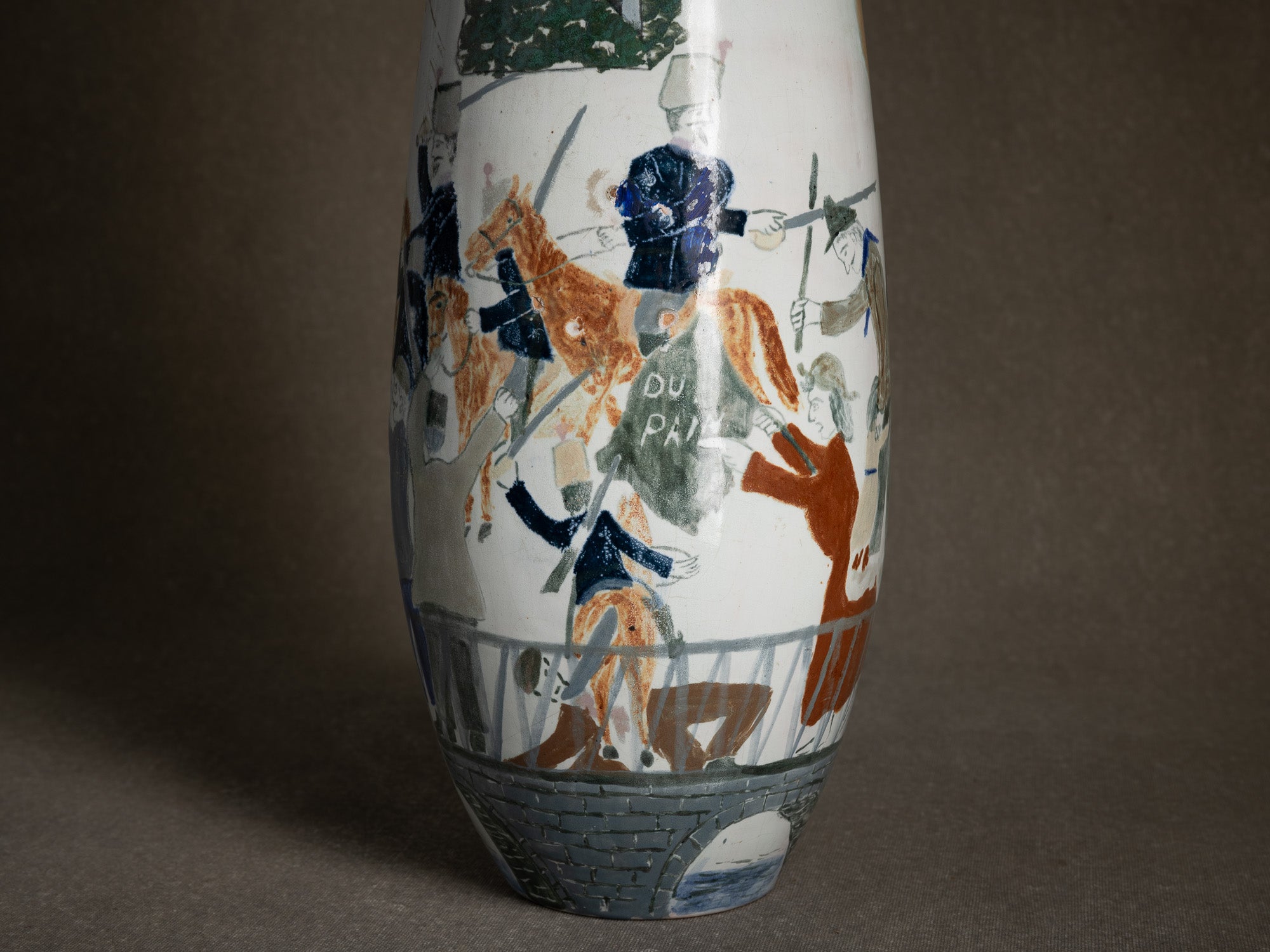 Important vase historié "Les révoltes ouvrières de 1886" par Fernand Joris, Belgique (1951-66)..Unique outsider art clay vase "les révoltes ouvrières de 1886" by Fernand Joris, Belgium (1951-66)
