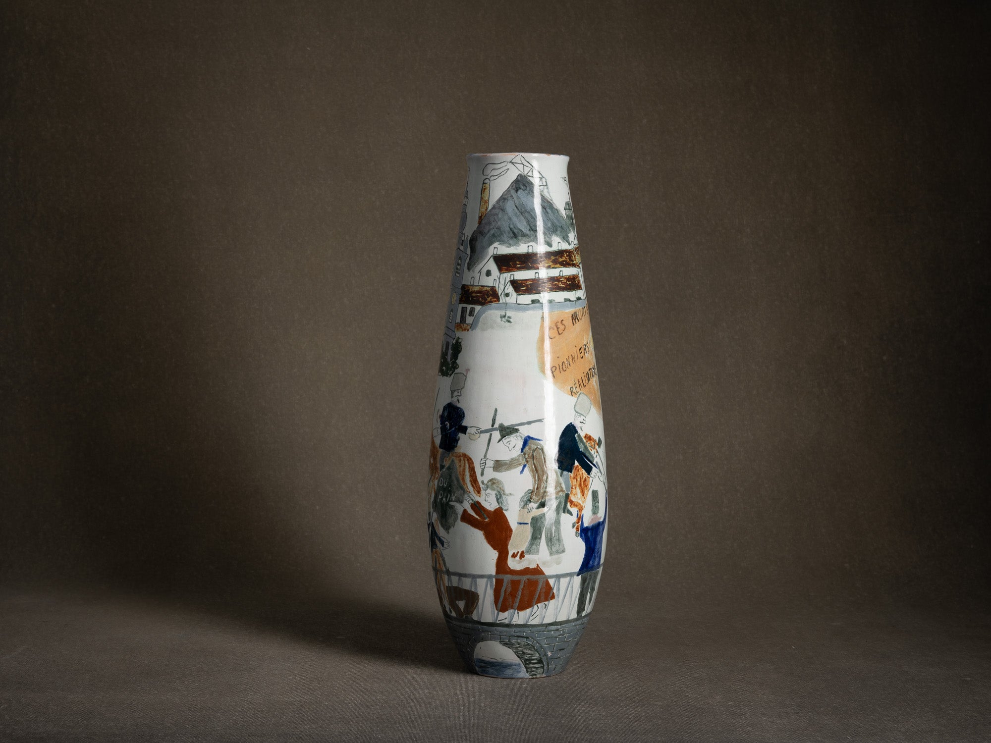 Important vase historié "Les révoltes ouvrières de 1886" par Fernand Joris, Belgique (1951-66)..Unique outsider art clay vase "les révoltes ouvrières de 1886" by Fernand Joris, Belgium (1951-66)