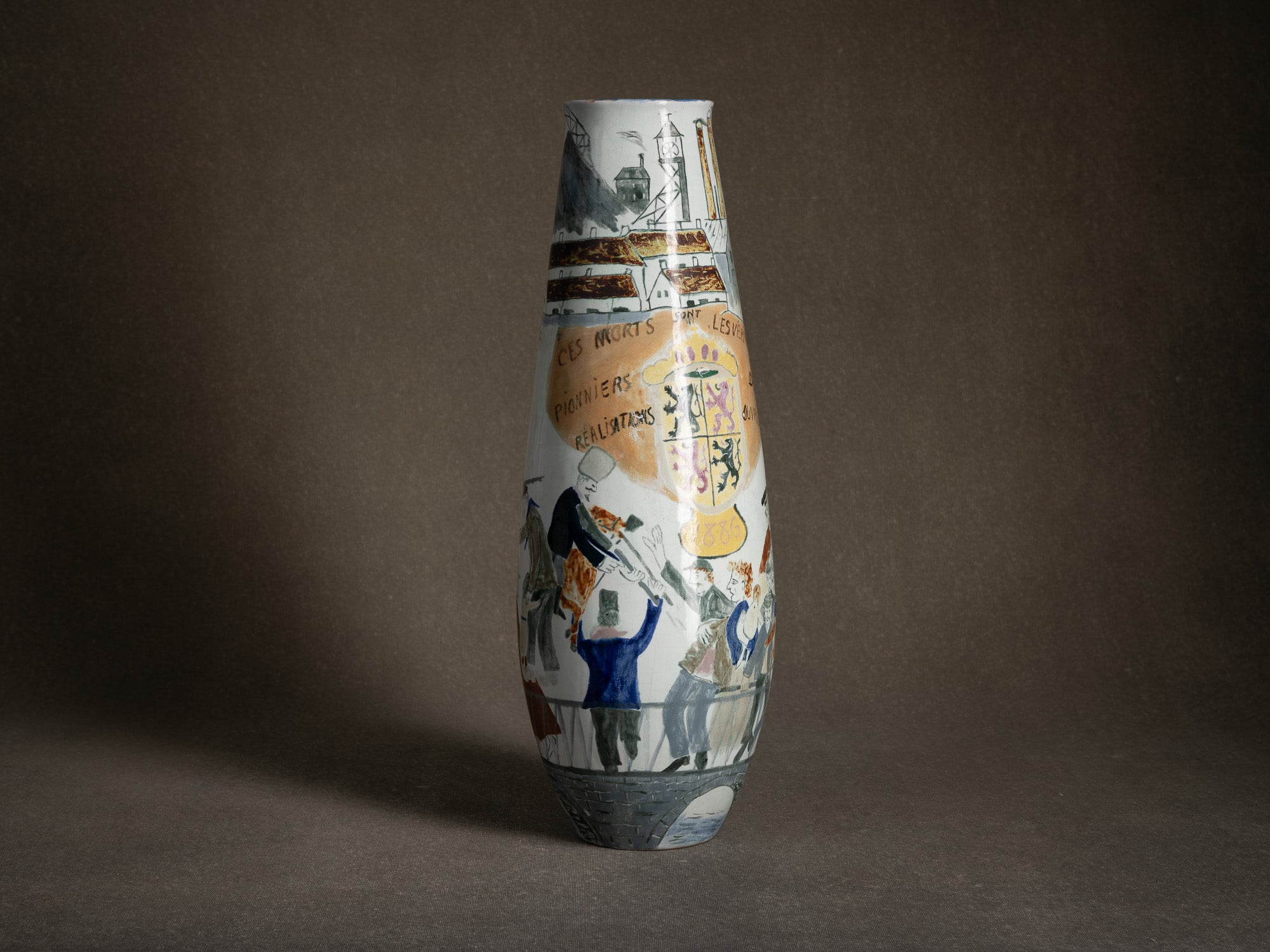 Important vase historié "Les révoltes ouvrières de 1886" par Fernand Joris, Belgique (1951-66)..Unique outsider art clay vase "les révoltes ouvrières de 1886" by Fernand Joris, Belgium (1951-66)