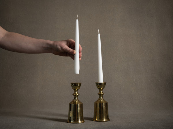 Paire de flambeaux modernistes par Boyes Metalkunst, Danemark (vers 1950)..Set of 2 modernist Candle holders by Boyes Metalkunst, Denmark (circa 1950)