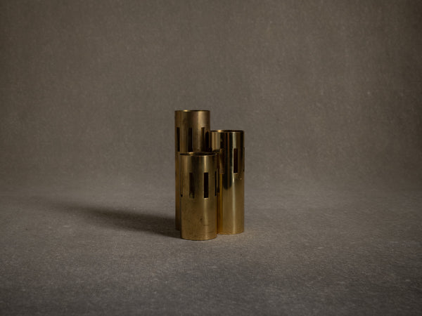 Ensemble de 3 photophores en laiton par Kullamässing, Suède (vers 1965-70)..Set of 3 brass tealight holders by Kullamässing, Sweden (circa 1965-70)