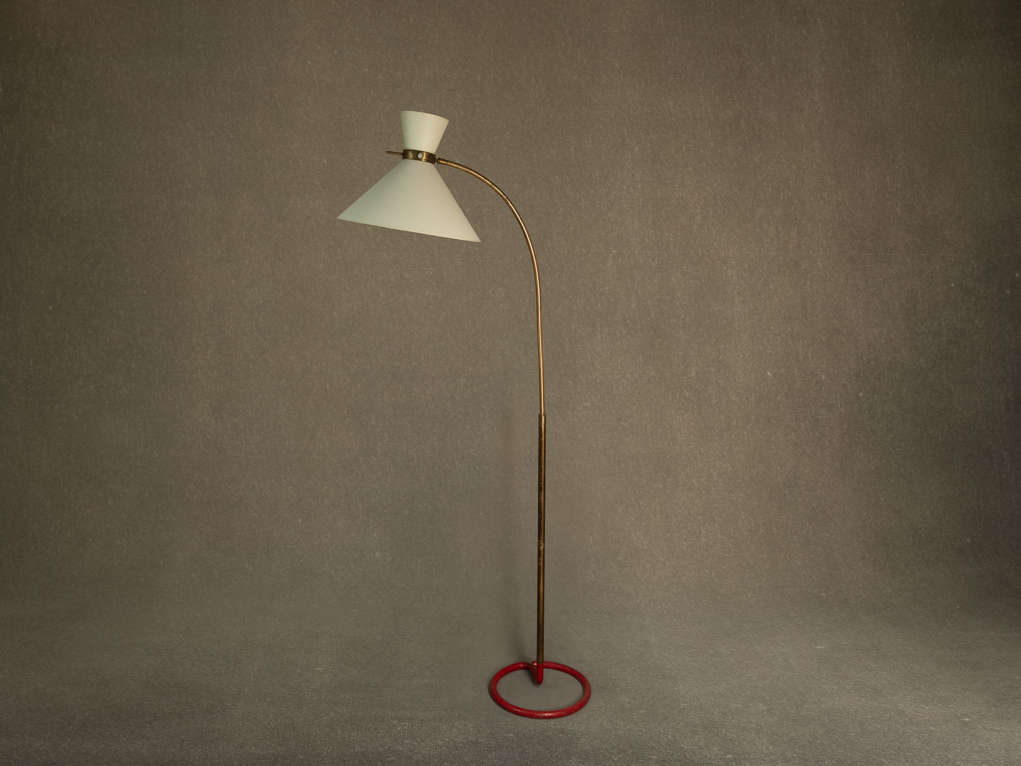 Grand lampadaire moderniste par Stablet, France (vers 1930-50)..Modernist Stablet floor lamp, France (circa 1930-50)