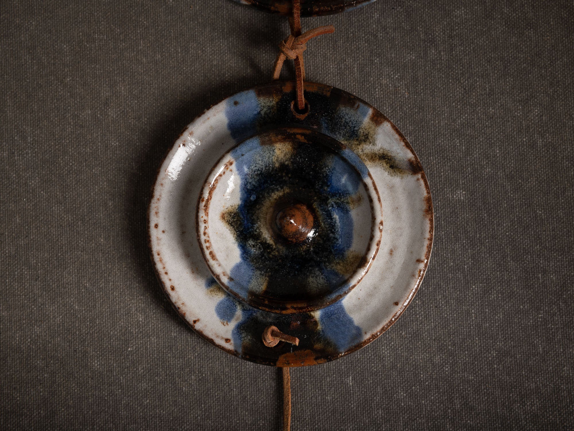 Médaillons muraux de Jim & Henny Waldorff à Bornholm, Danemark (vers 1960)..Wall hanging medallions by Jim & Henny Waldorff in Bornholm, Denmark (circa 1960)