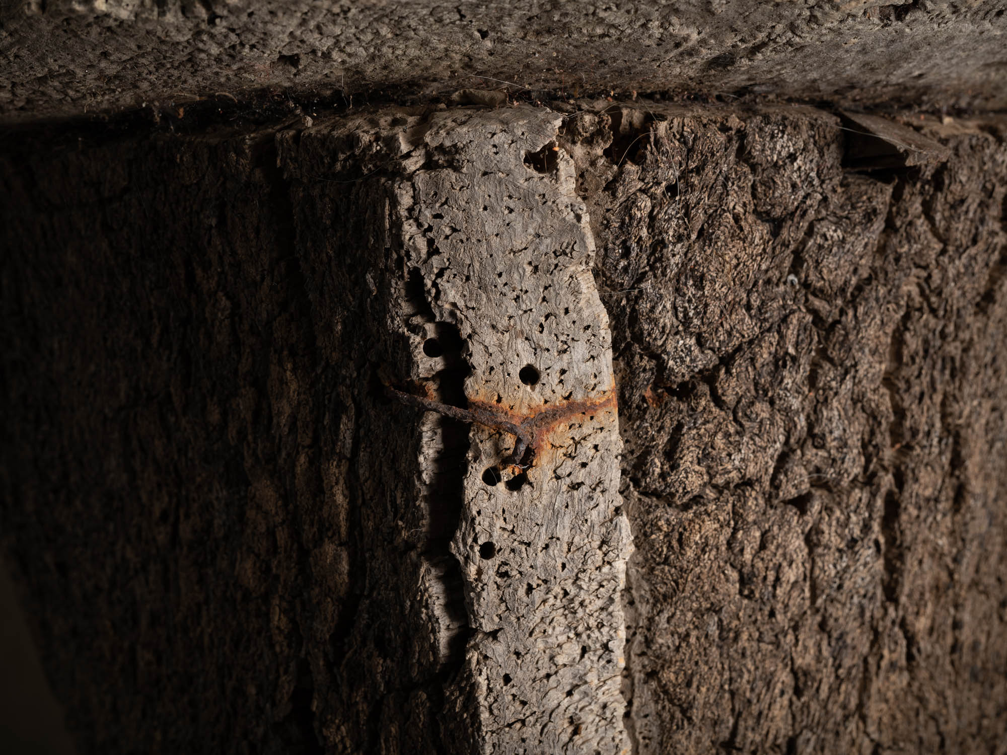 Ancienne ruche&#x2011;tronc en chêne liège monoxyle, Bassin méditerranéen (Fin du XIXe / milieu du XXe siècle)..Former cork hive trunk, Mediterranean area (End of the 19th / middle of the 20th century)