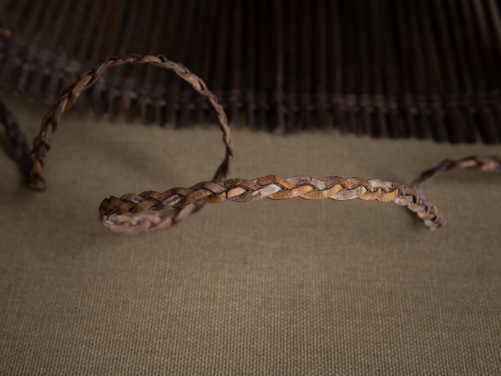 Tamis à sagou "Gogotjai" en vannerie de bambou et rotin, îles Mentawai (Première partie du XXe siècle).."Gogotjai", Bamboo and rattan wickerwork sago sieve, Mentawai islands (first half of 20th century)