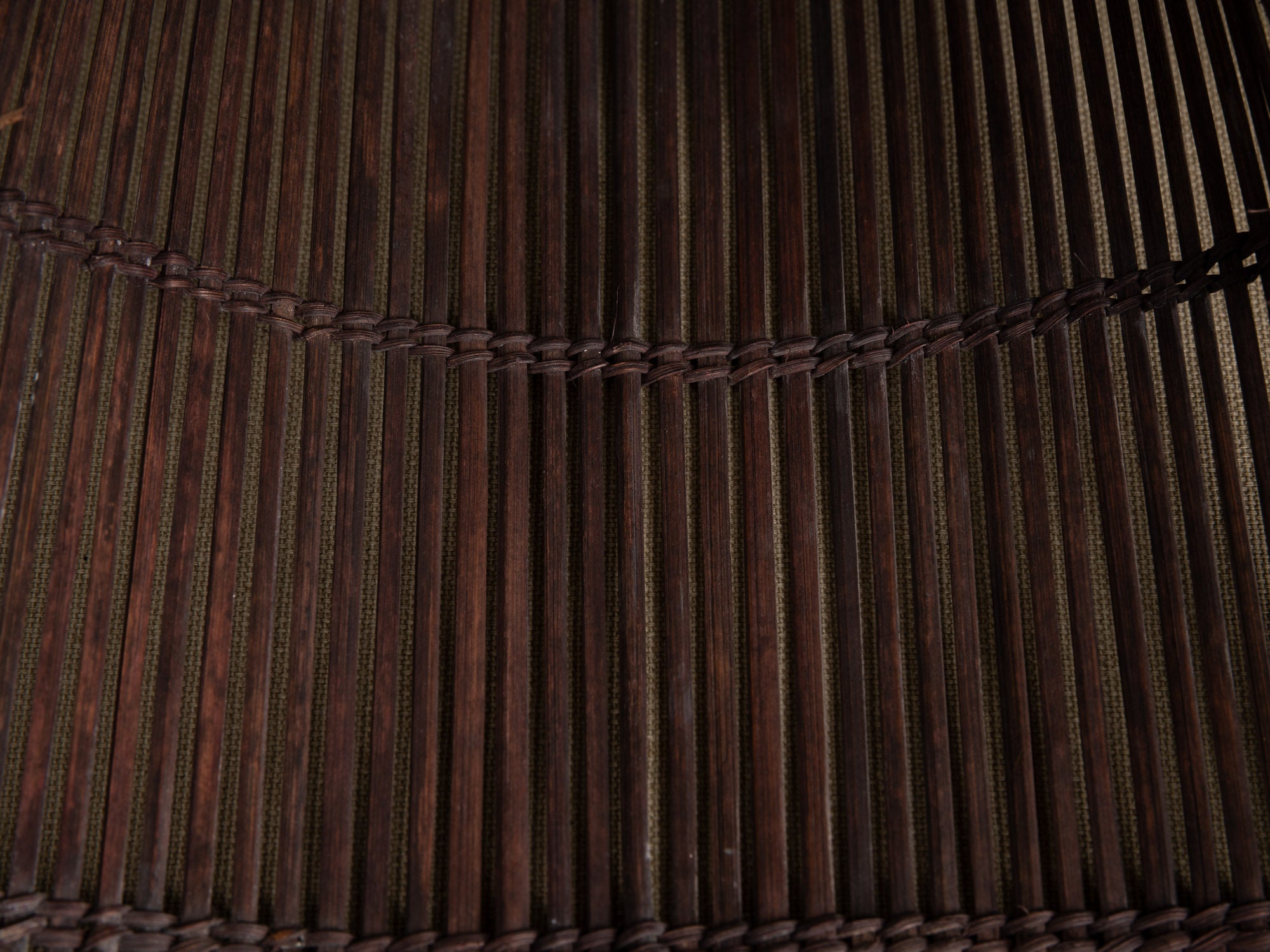 Tamis à sagou "Gogotjai" en vannerie de bambou et rotin, îles Mentawai (Première partie du XXe siècle).."Gogotjai", Bamboo and rattan wickerwork sago sieve, Mentawai islands (first half of 20th century)