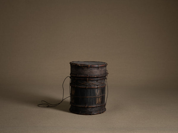 Boîte porte‑café Tampung kupi, Indonésie (Fin du XIXe / début du XXe siècle)..Tampung kupi box, Indonesia (Late 19th / Early 20th century)
