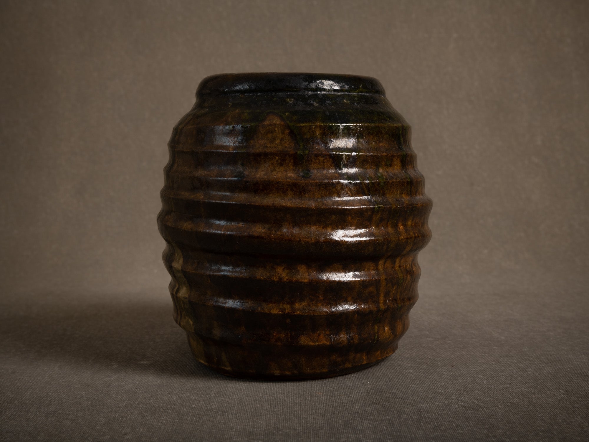Vase ovoïde d'Alexandre Kostanda, France (vers 1942-43)..Large stoneware vase by Alexandre Kostanda, France (circa 1942-43)