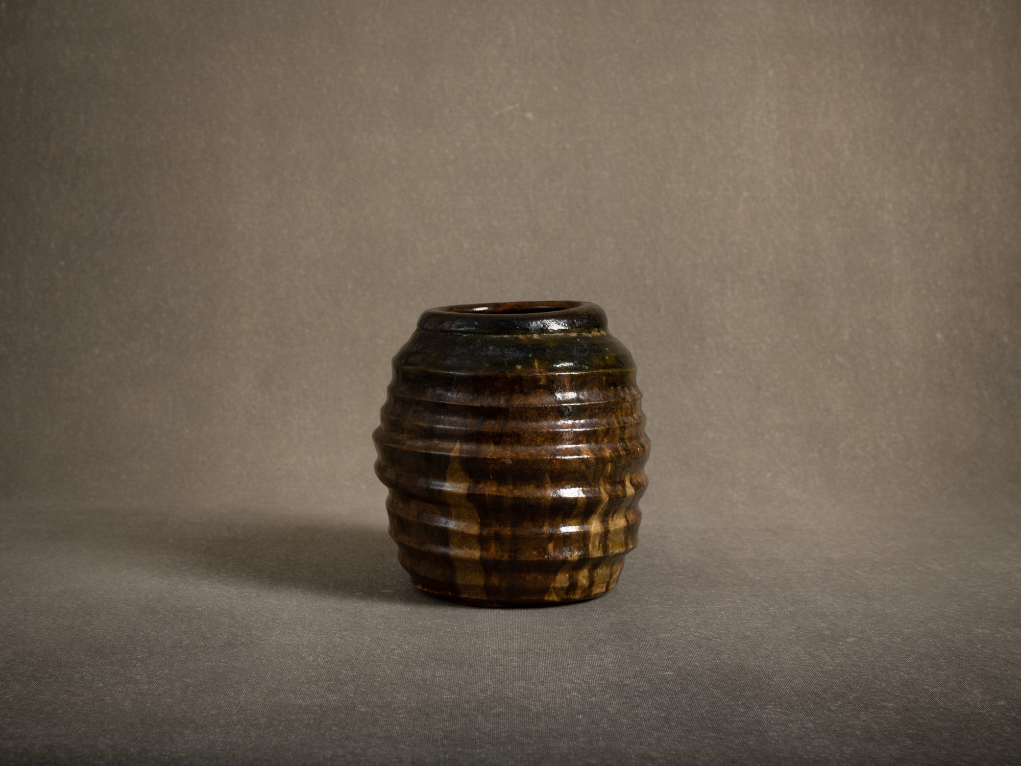 Vase ovoïde d'Alexandre Kostanda, France (vers 1942-43)..Large stoneware vase by Alexandre Kostanda, France (circa 1942-43)
