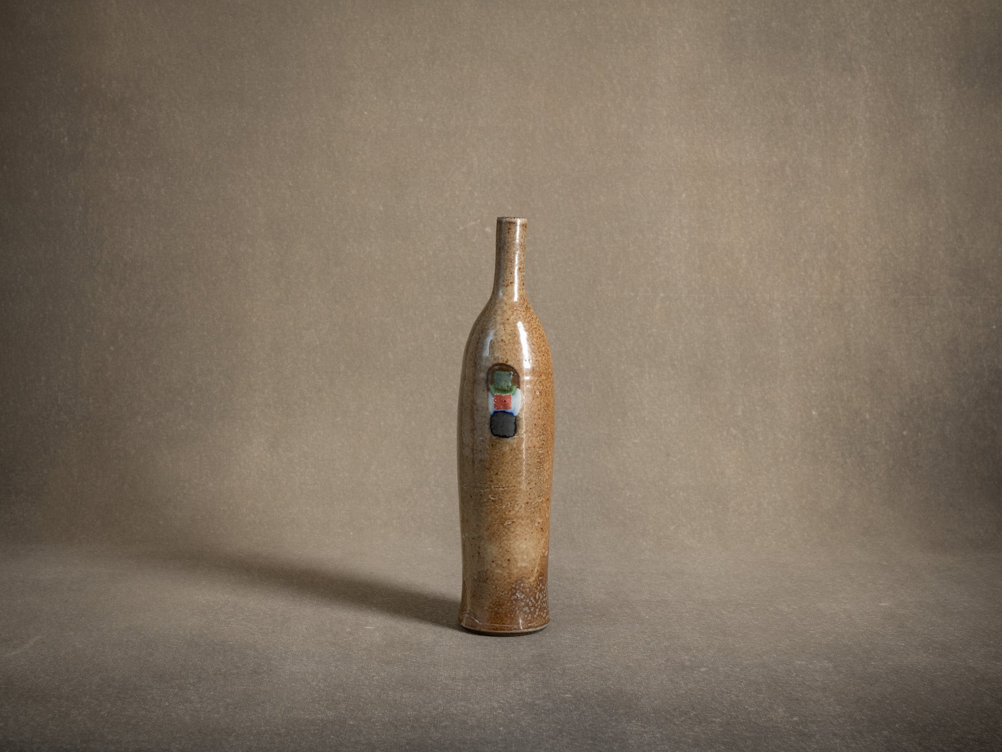 Vase en grès de Richard Dewar, France (vers 1980)..Large stoneware bottle vase by Richard Dewar, France (circa 1980)