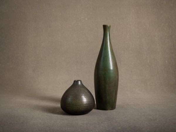 Ensemble, duo de vases en grès de Roger Jacques, France (vers 1975-80)..Rare duet vases by Roger Jacques in Saint‑Amand‑en‑Puisaye, France (circa 1975-80)