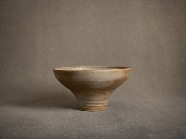 Important vase à ikebana en grès pyrité de Charles Gaudry, France (vers 1970-75)..Oustanding ikebana flower vase vase by Charles Gaudry in Saint‑Amand‑en‑Puisaye, France (circa 1970-75)