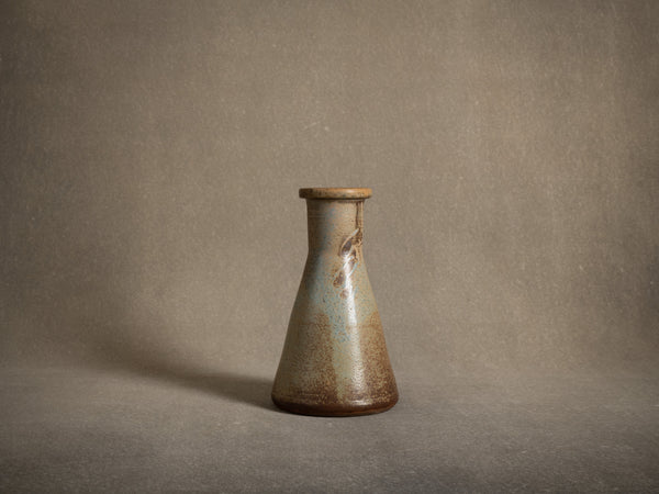 Vase Tokkuri en grès de Pierre Pigaglio, France (vers 1950)..Oustanding japonisme tokkuri stoneware vase by Pierre Pigaglio in Saint‑Amand‑en‑Puisaye, France (circa 1950)