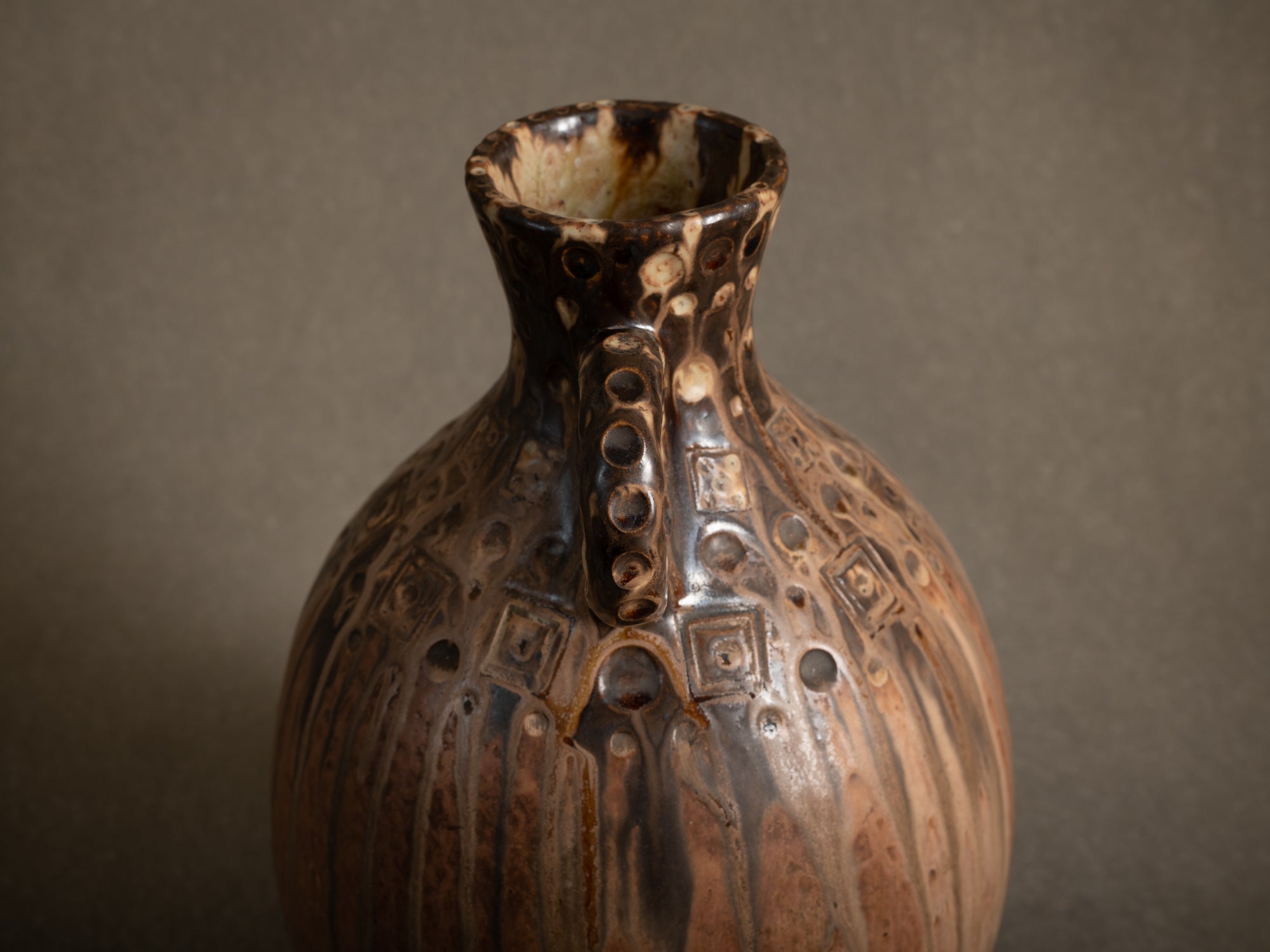 Vase ansé en grès de La Borne par Joseph Talbot, France (vers 1930)..Art Déco handled vase in La Borne stoneware by Joseph Talbot, France (circa 1930)