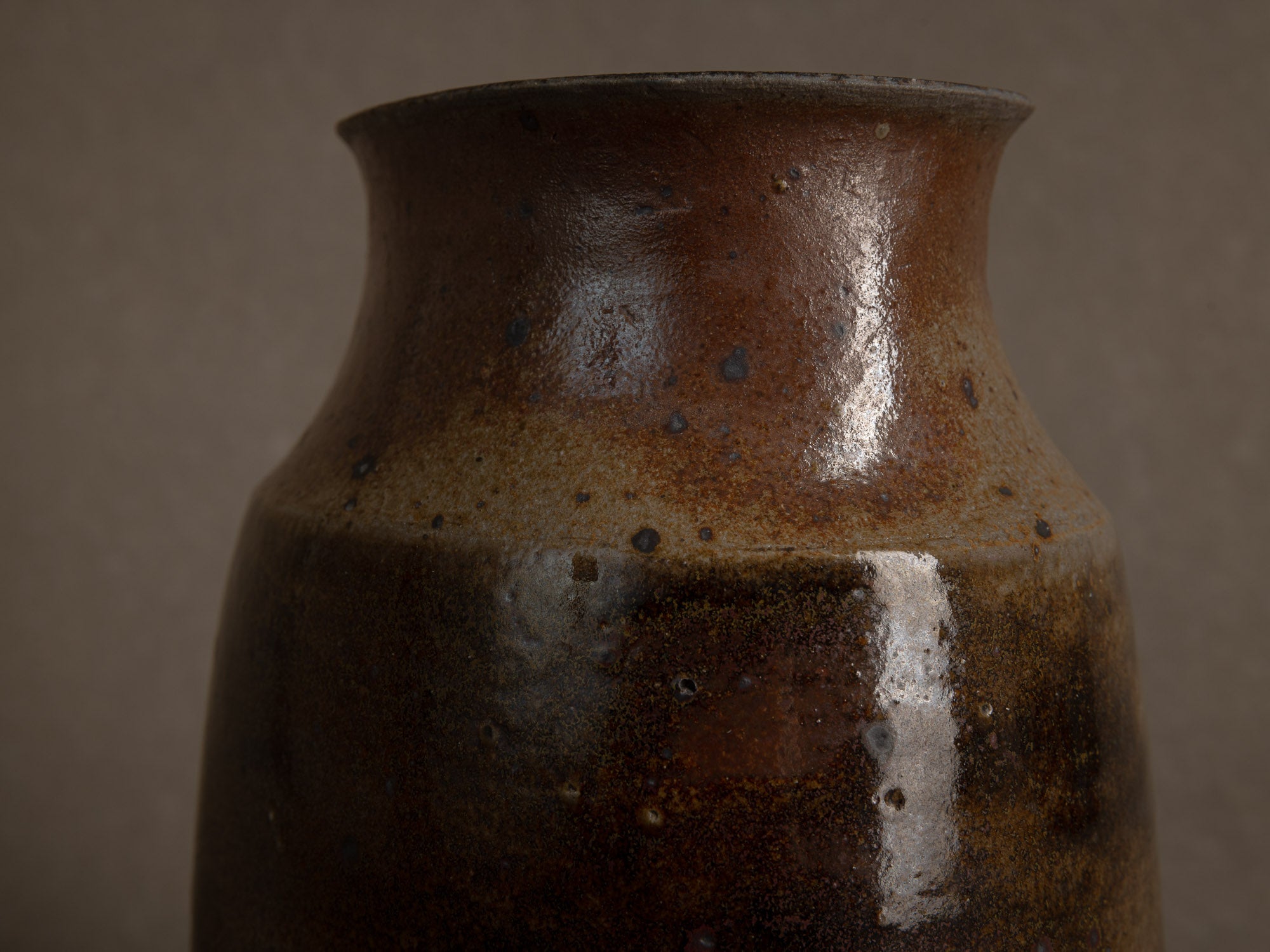Important vase par Yves Mohy à La Borne, France (vers 1959)..Important vase by Yves Mohy in La Borne, France (circa 1959)
