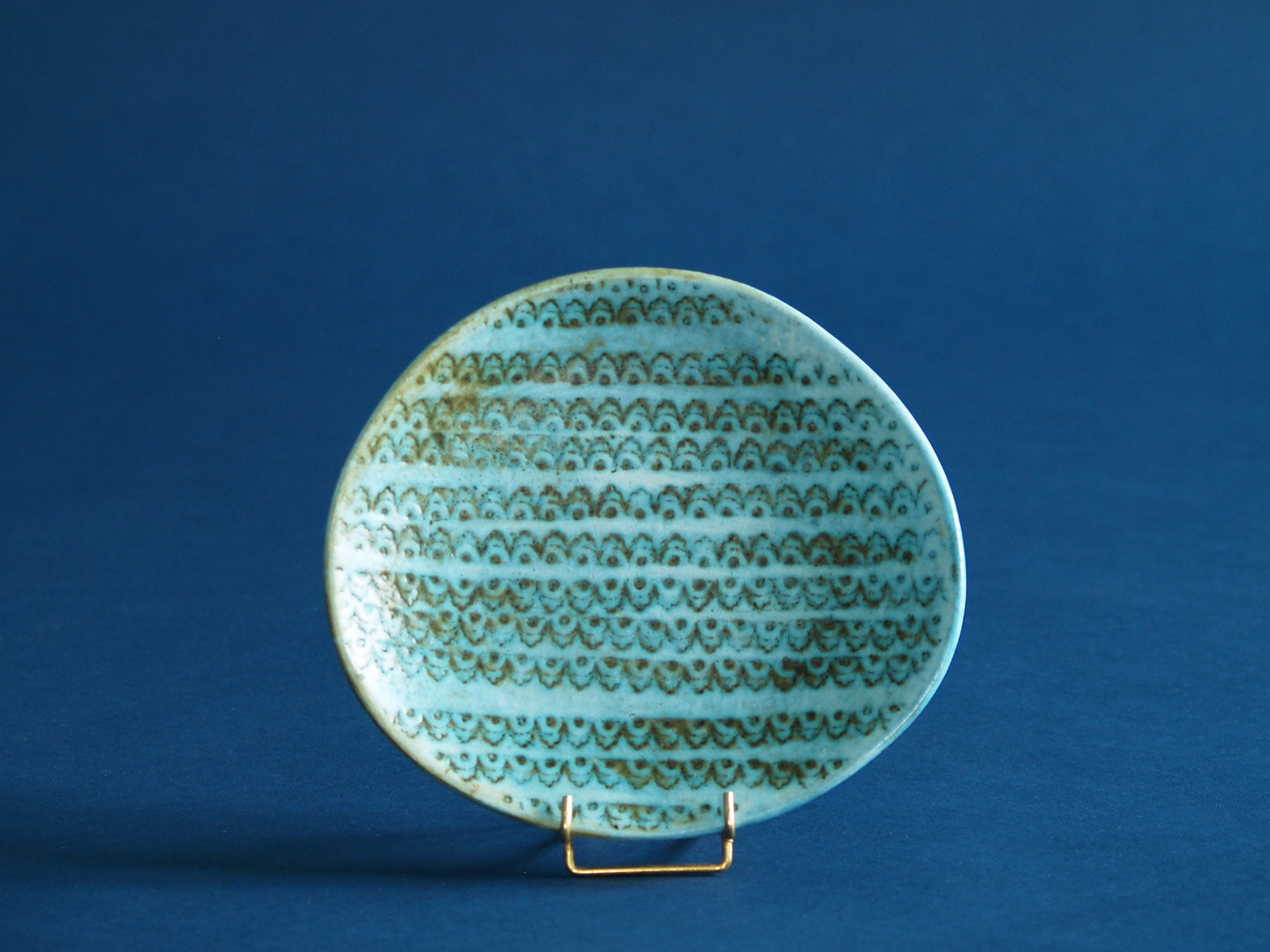 Coupe biomorphique par les 2 Potiers, France (vers 1963)..Biomorphic bowl by les 2 Potiers, France (circa 1963)