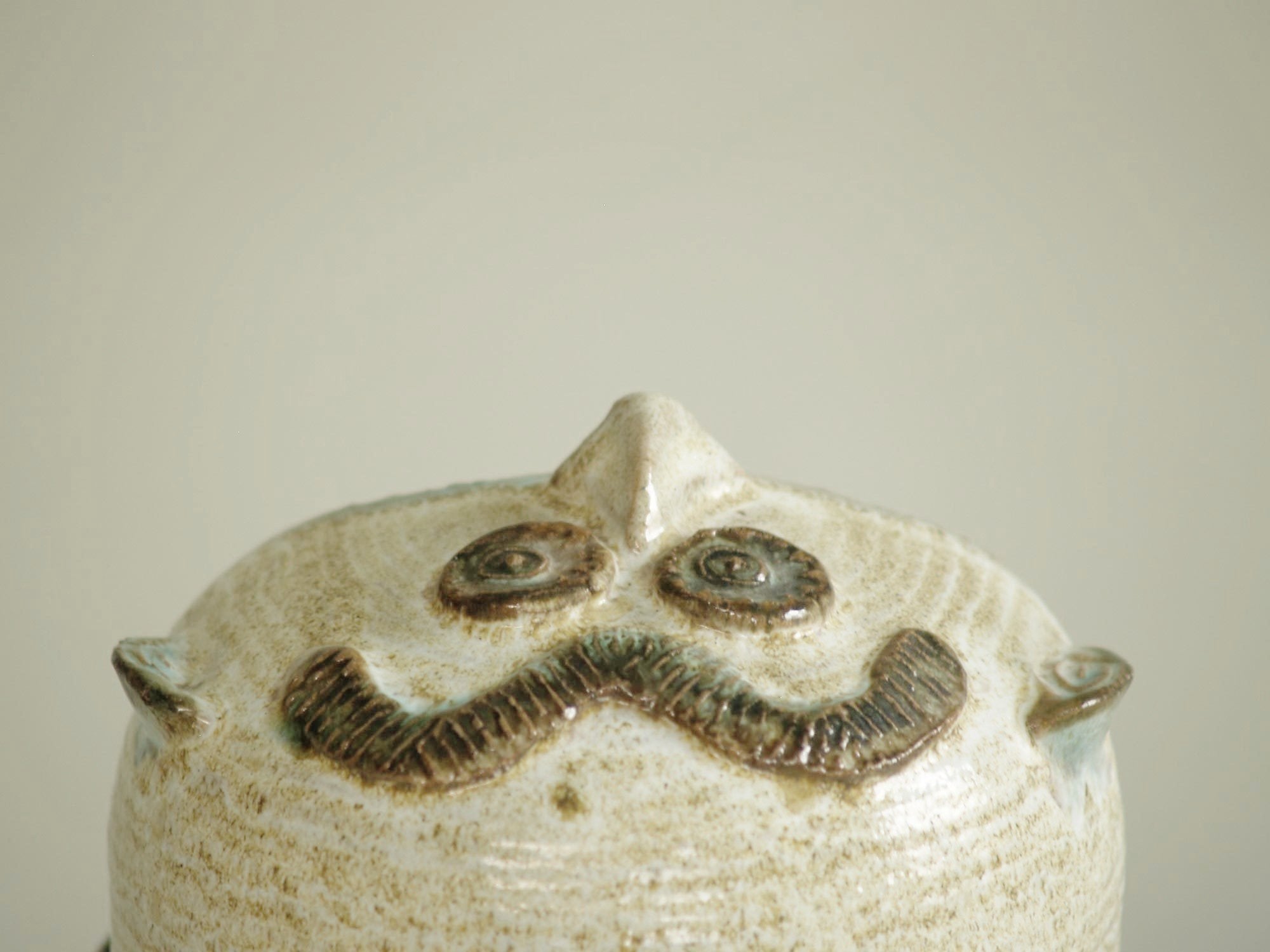 Vase / pot anthropomorphe de Marcel Giraud, France (vers 1960)..Anthropomorphic vase / pot by Marcel Giraud, France (circa 1960)