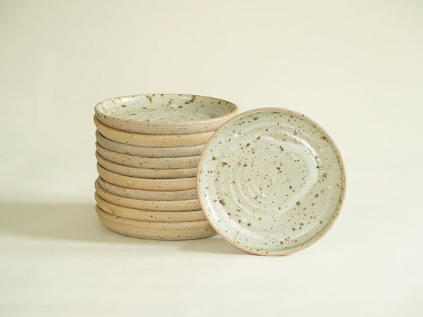 Service de table "grès sauvage" par Guy Baudat, France (vers 1979)..Wabi Sabi Table Set of plates by Guy Baudat, France (circa 1979)