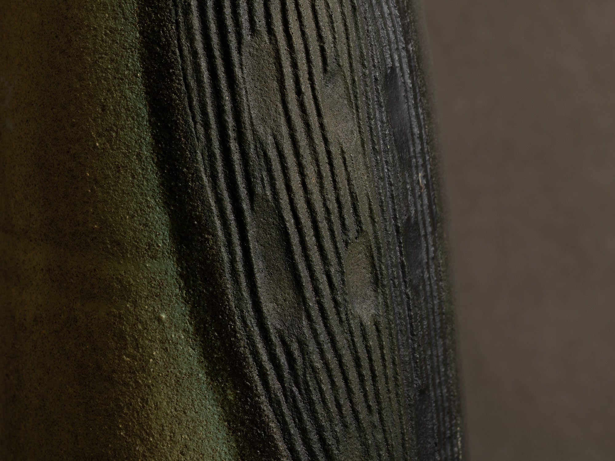 Rare vase "manchot" des Potiers d'Accolay, France (vers 1955)..Freeform "penguin" Vase by les Potiers d'Accolay, France (ca 1955)