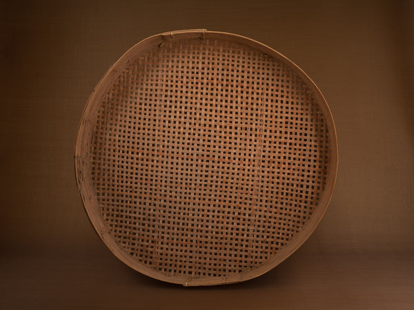 Mitate, rare tamis monumental du Jämtland en tressage de bouleau, Suède (Fin du XIXe siècle)..Mitate, old huge sieve in birch, Sweden (late 19th century)