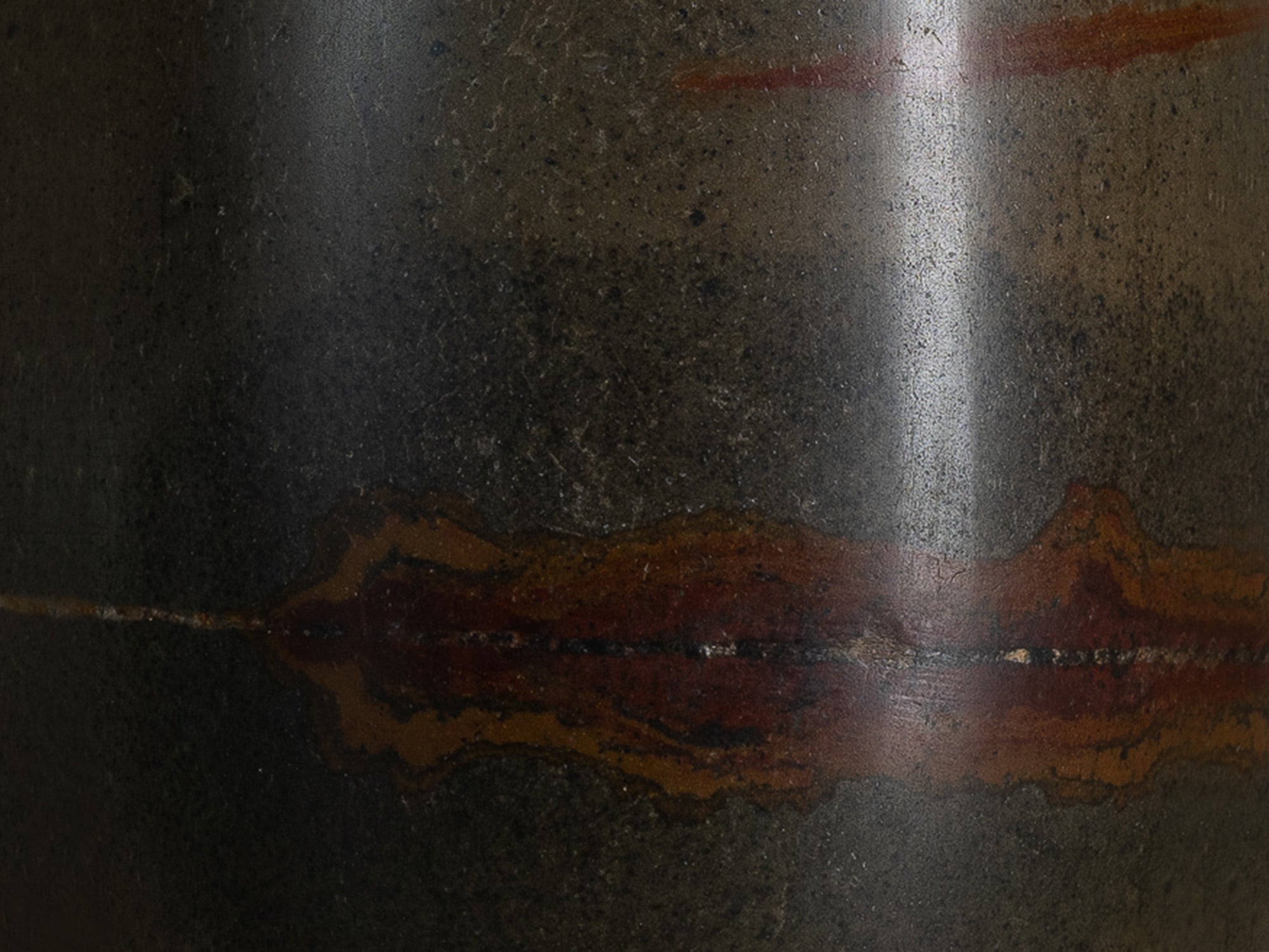 Shiva Lingam "œuf cosmique", jaspe sacrée hindouiste, Inde..Shiva Lingam "cosmic egg", hindu sacred jasper Narmada river stone, India