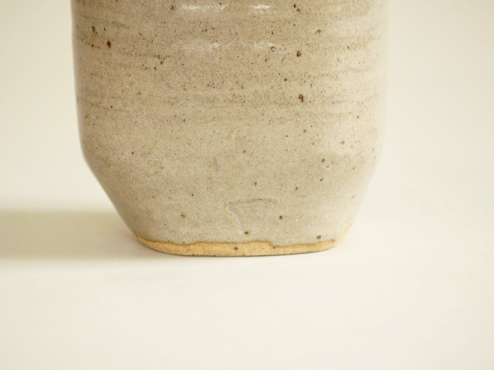 Ensemble de bouteilles à saké Tokkuri de Pierre Digan et Janet Stedman, France (vers 1970)..Set of two Tokkuri sake bottles by Pierre Digan et Janet Stedman, France (circa 1970)