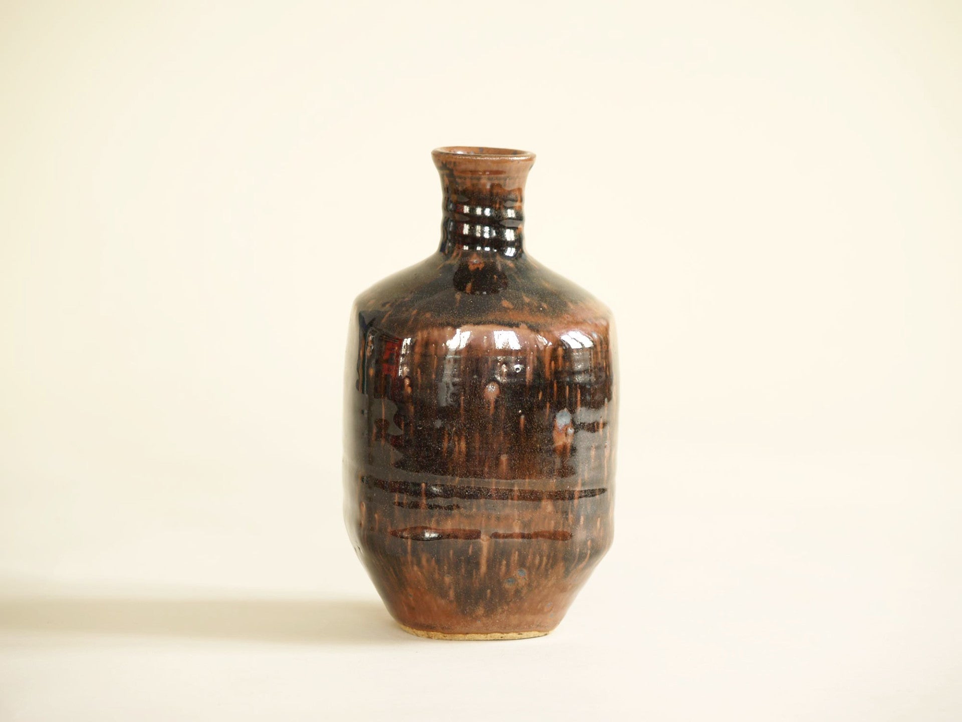Ensemble de bouteilles à saké Tokkuri de Pierre Digan et Janet Stedman, France (vers 1970)..Set of two Tokkuri sake bottles by Pierre Digan et Janet Stedman, France (circa 1970)