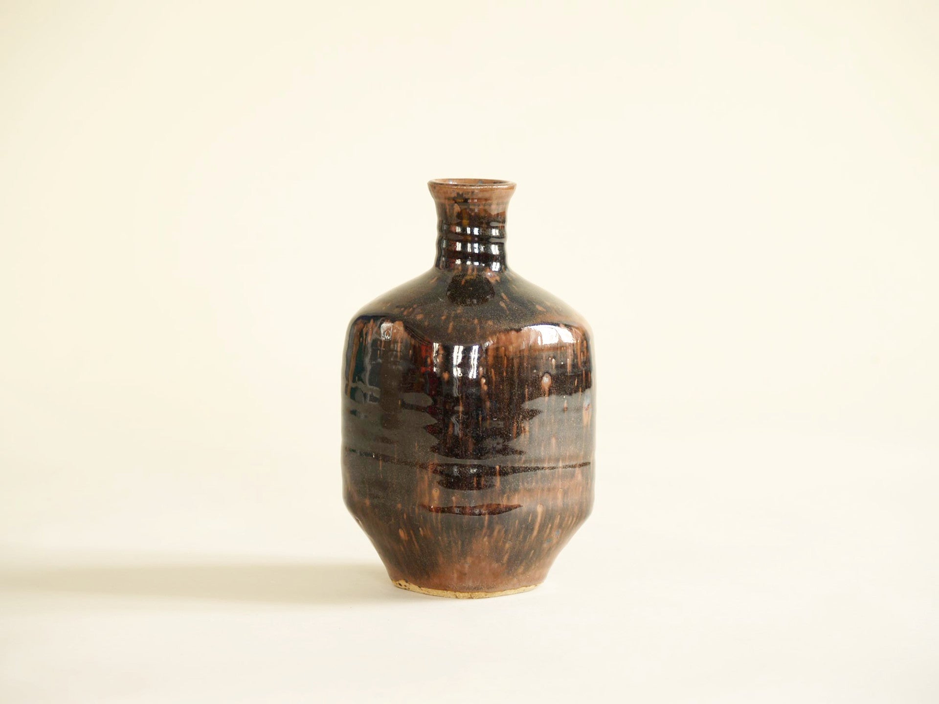 Ensemble de bouteilles à saké Tokkuri de Pierre Digan et Janet Stedman, France (vers 1970)..Set of two Tokkuri sake bottles by Pierre Digan et Janet Stedman, France (circa 1970)